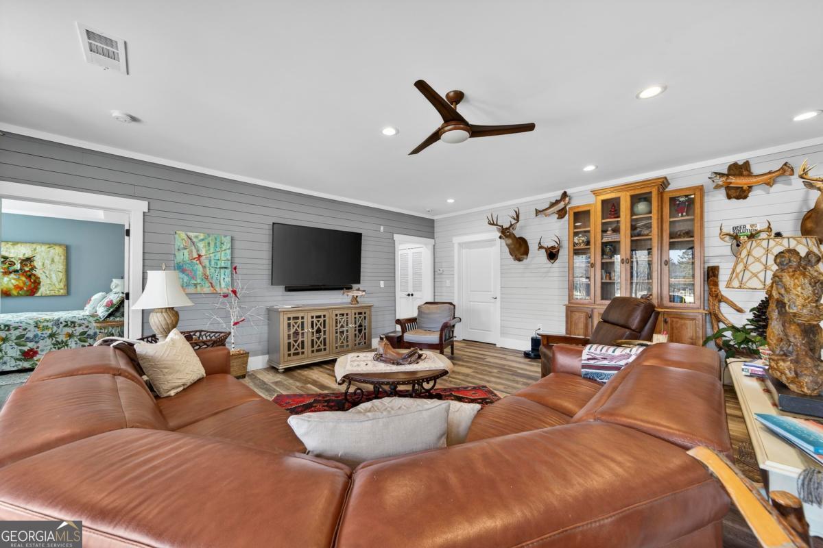 1060 Turnberry Circle