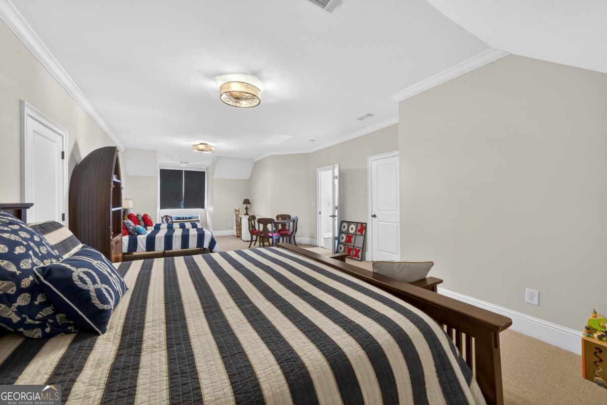 1060 Turnberry Circle