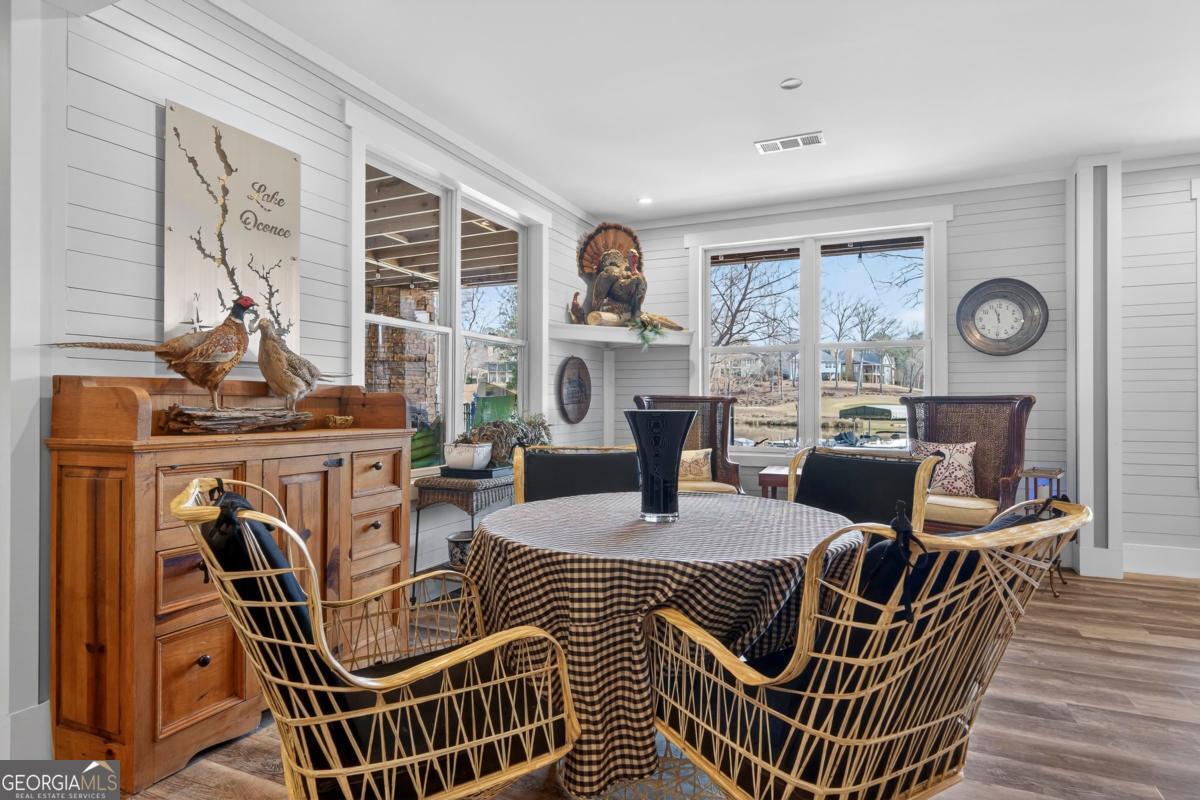 1060 Turnberry Circle