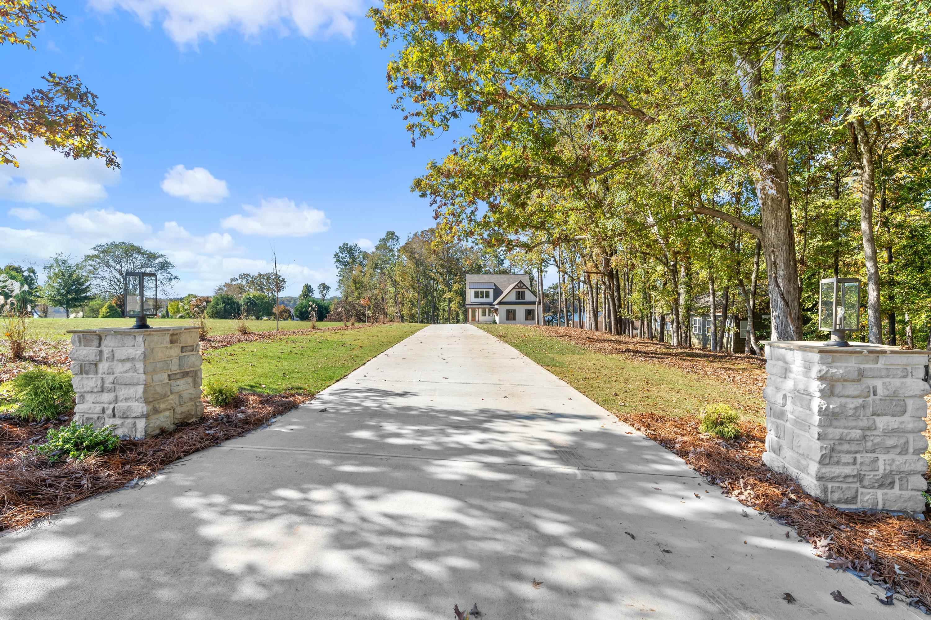 1401 OCONEE HEIGHTS DRIVE