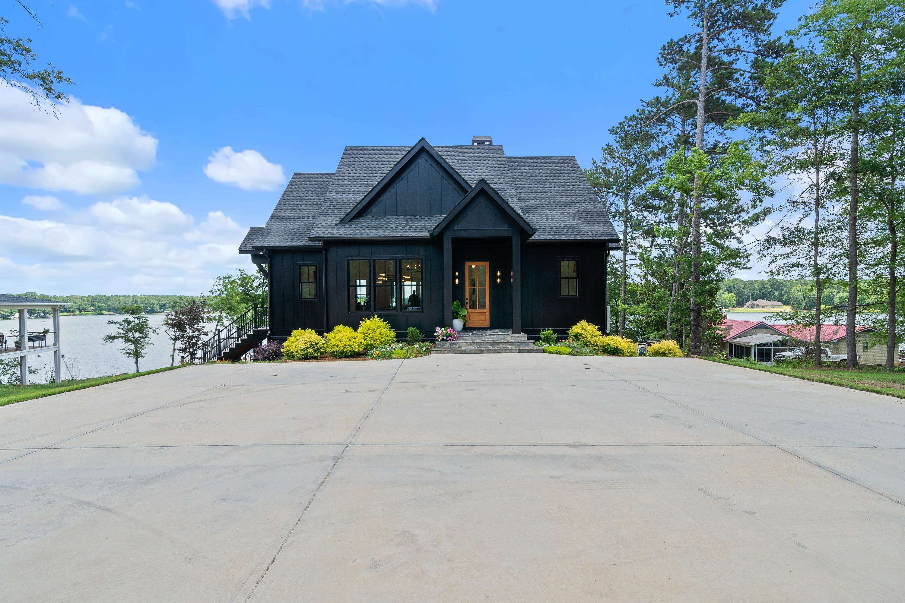 156 DOGWOOD DRIVE