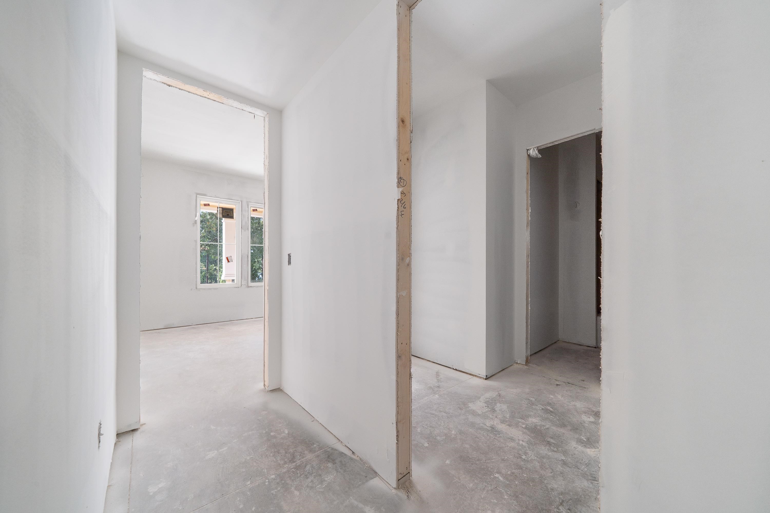 251 EAST RIVERBEND DRIVE