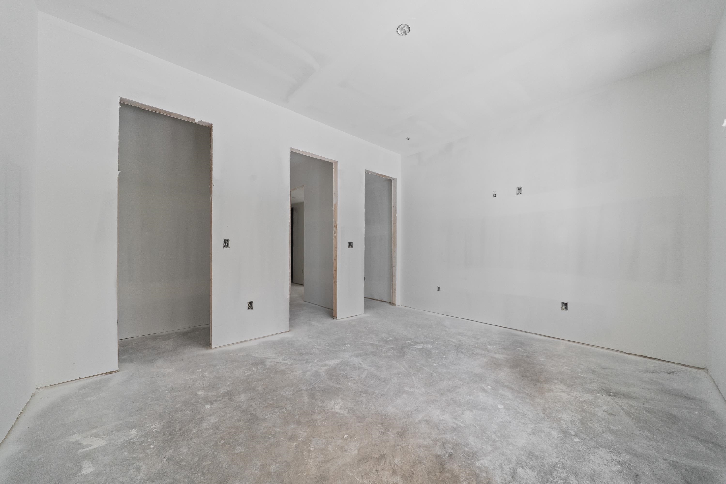 251 EAST RIVERBEND DRIVE