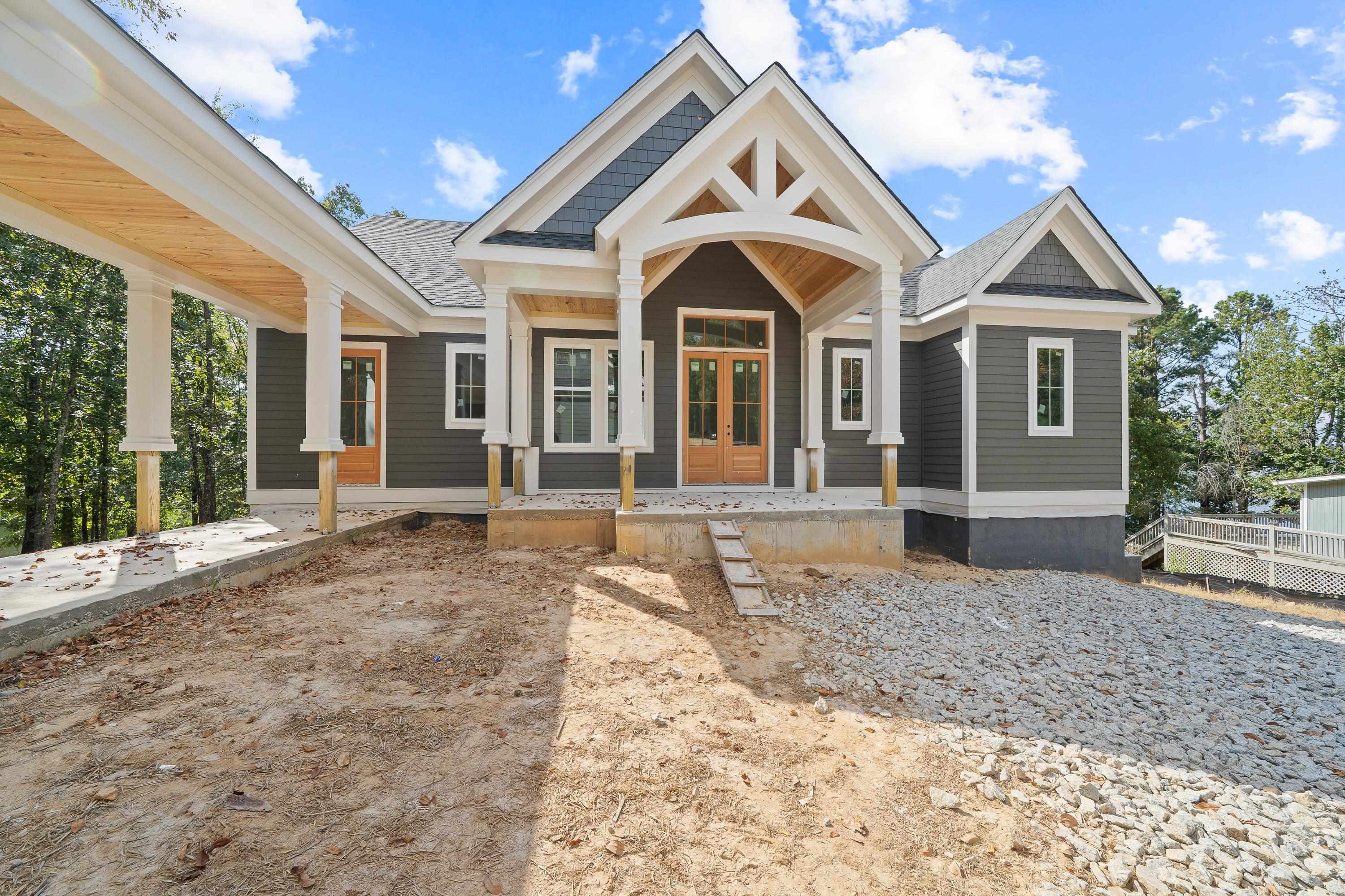 251 EAST RIVERBEND DRIVE