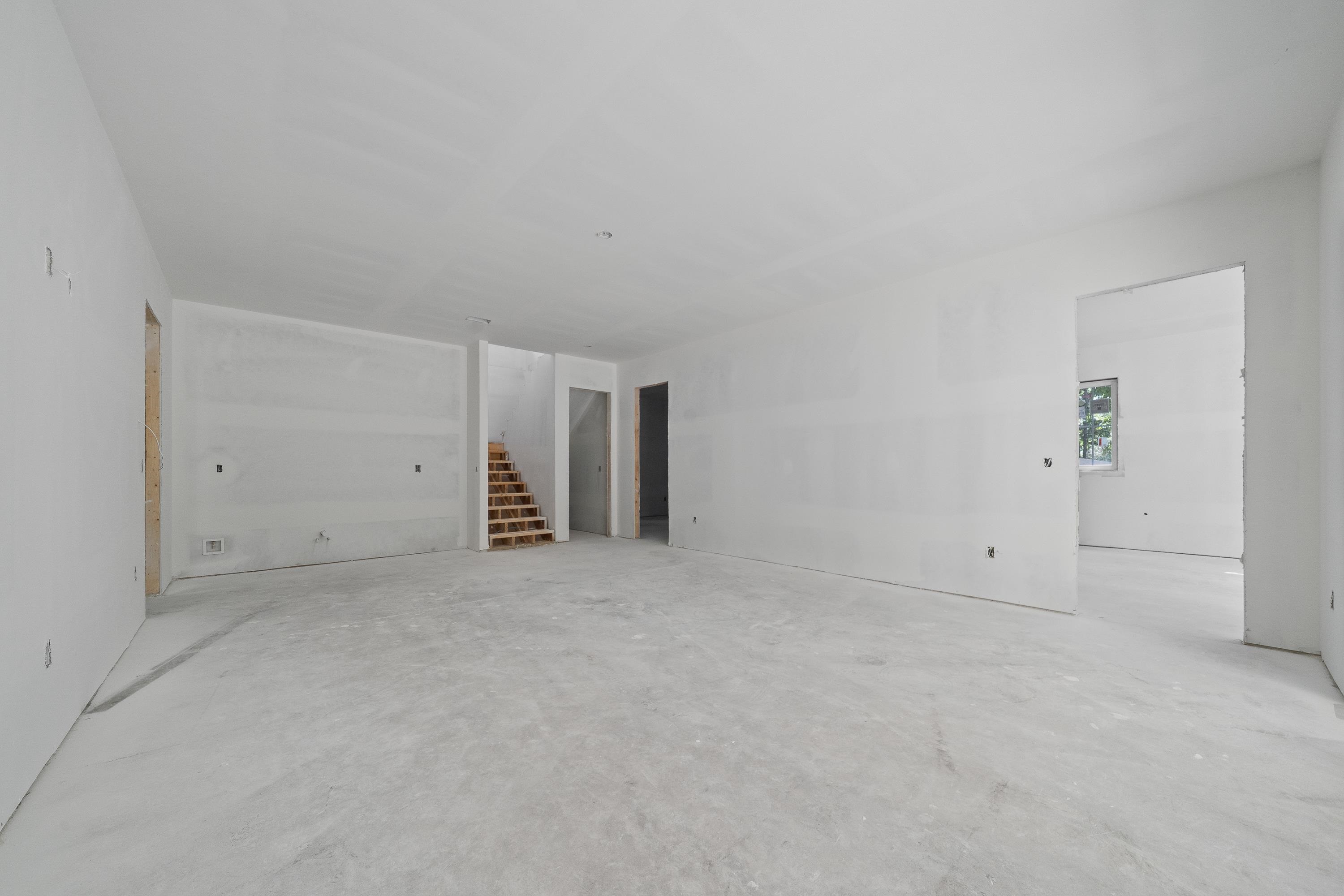 251 EAST RIVERBEND DRIVE