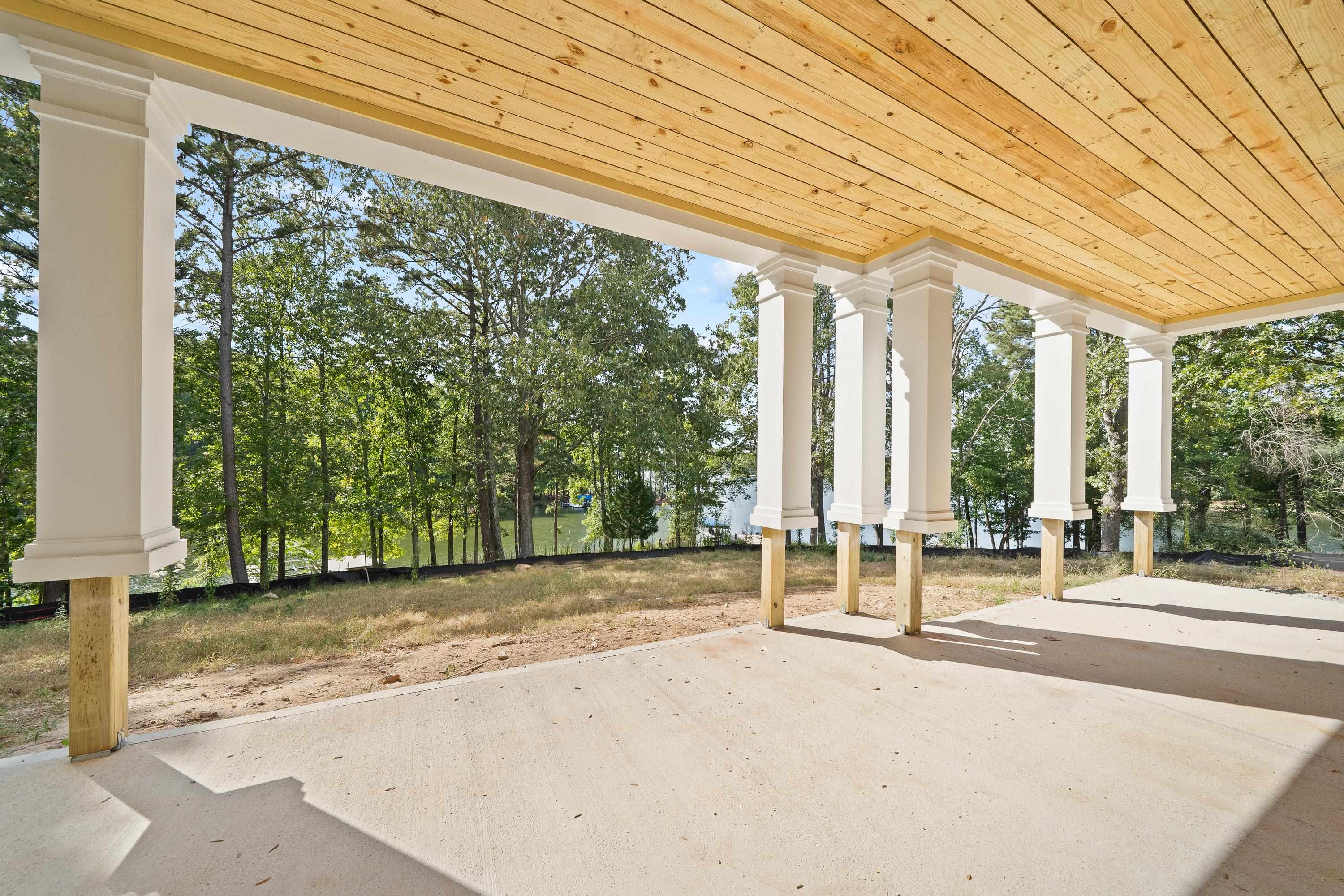 251 EAST RIVERBEND DRIVE