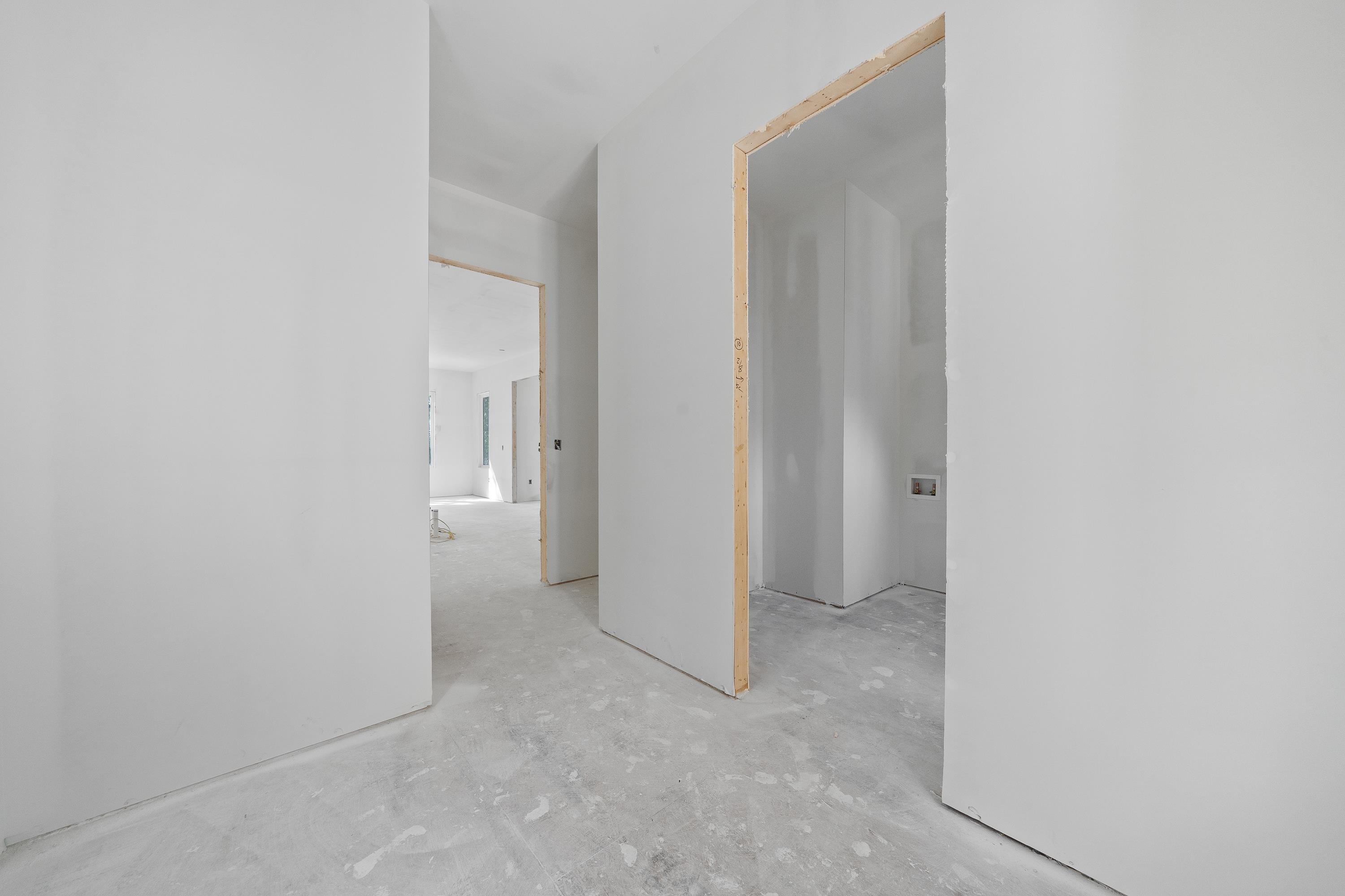 251 EAST RIVERBEND DRIVE