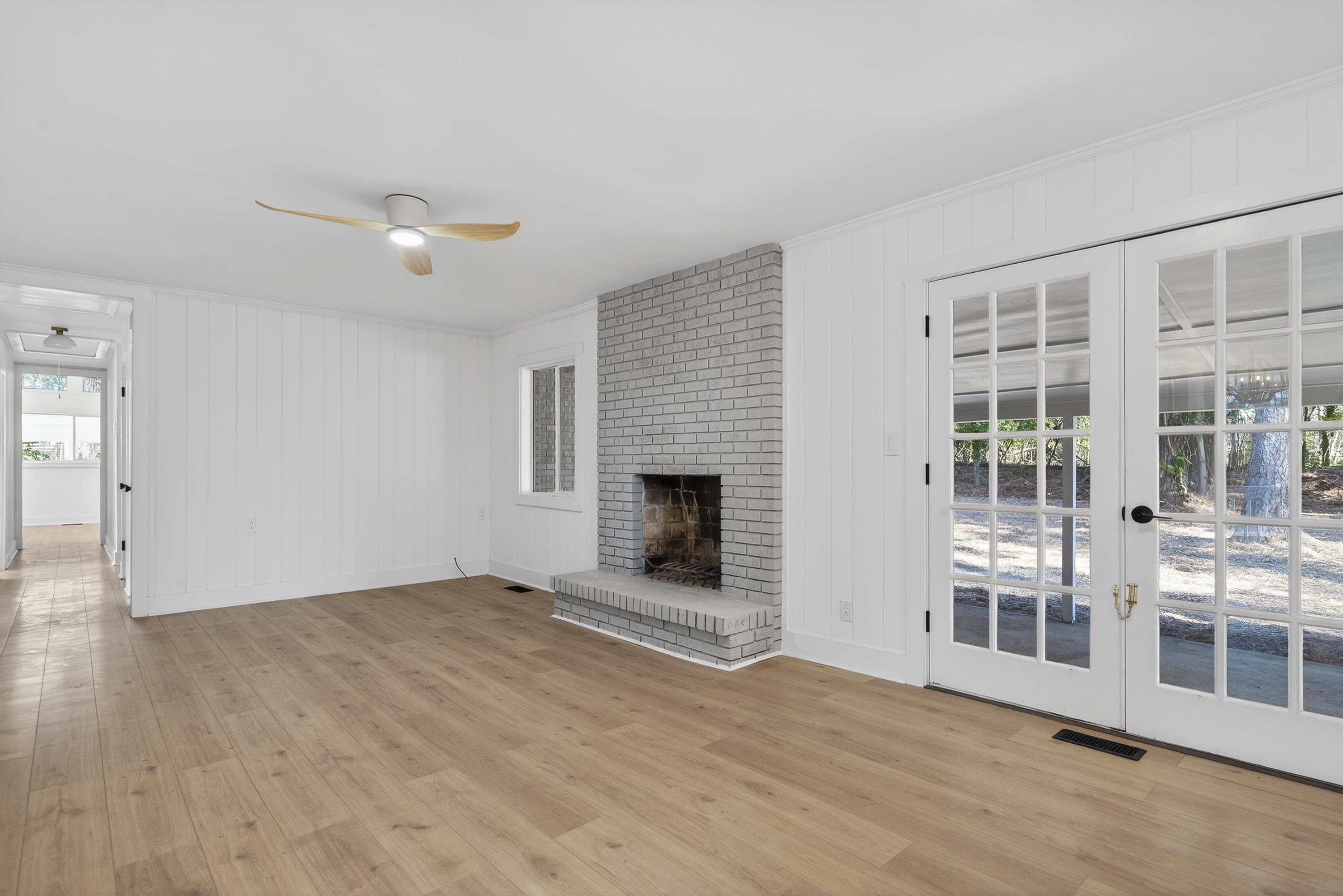 301 CRESTVIEW DRIVE