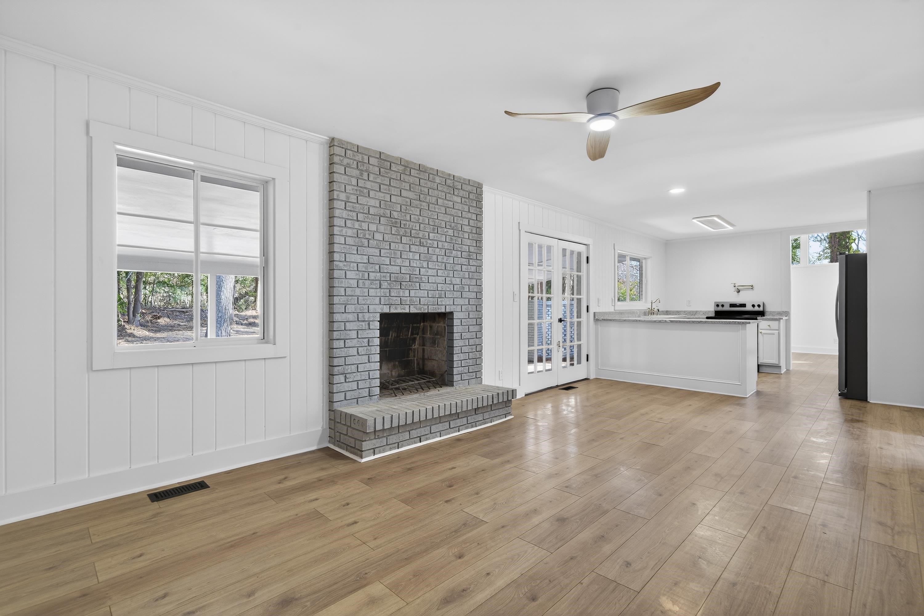 301 CRESTVIEW DRIVE