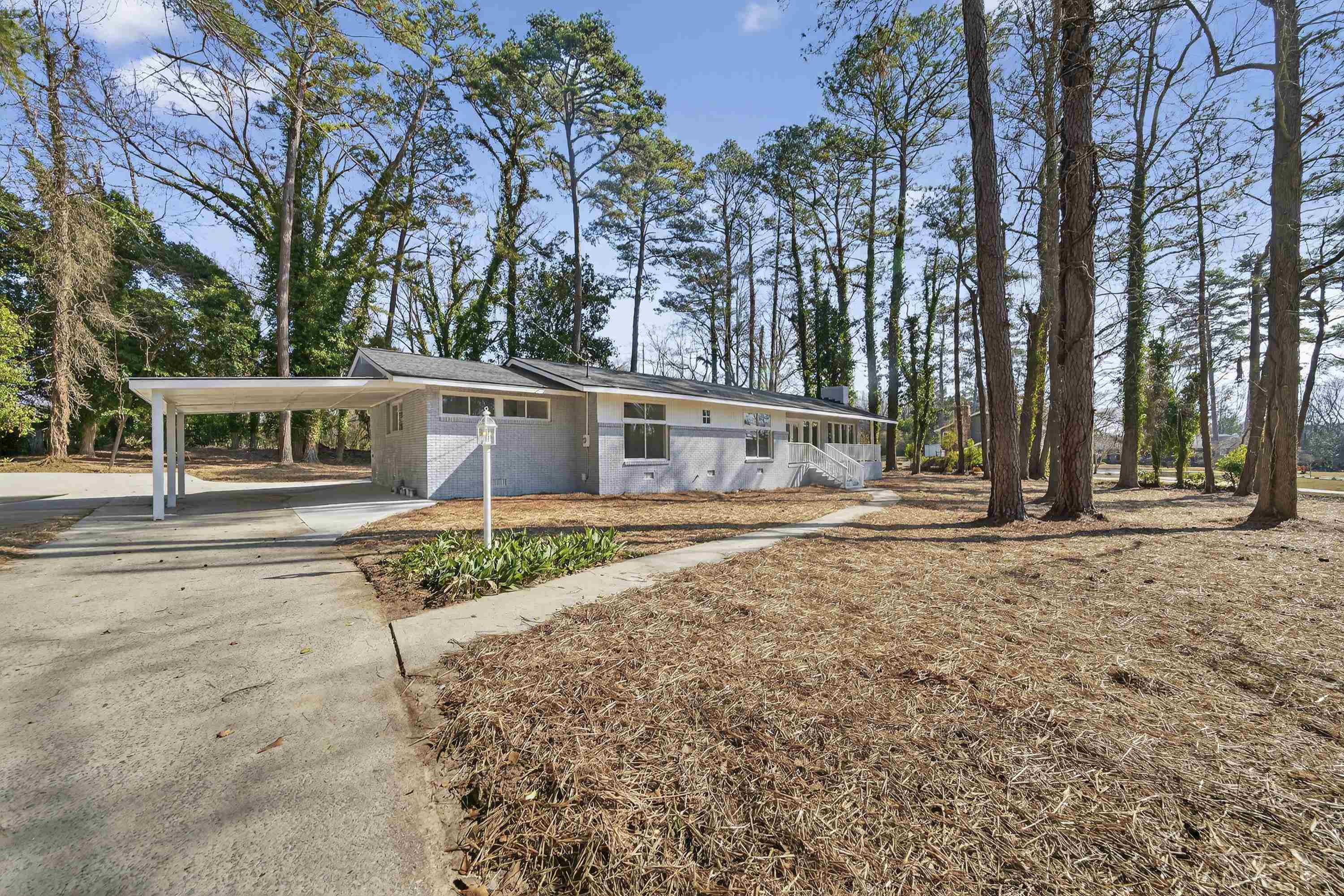301 CRESTVIEW DRIVE