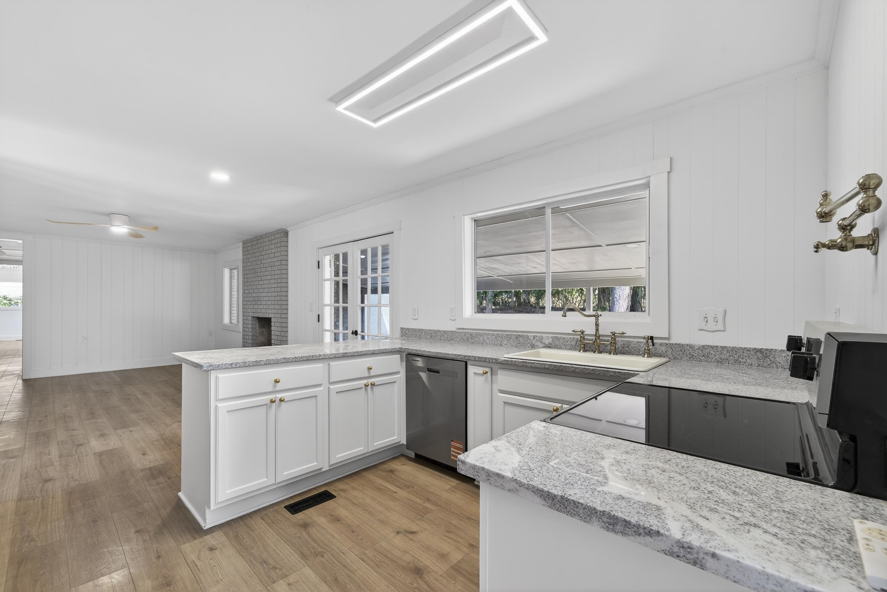 301 CRESTVIEW DRIVE
