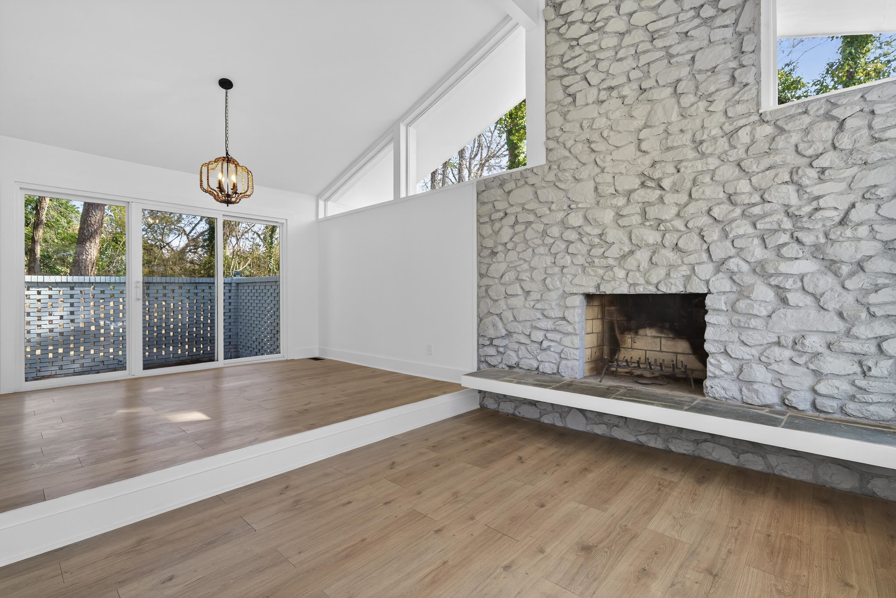 301 CRESTVIEW DRIVE