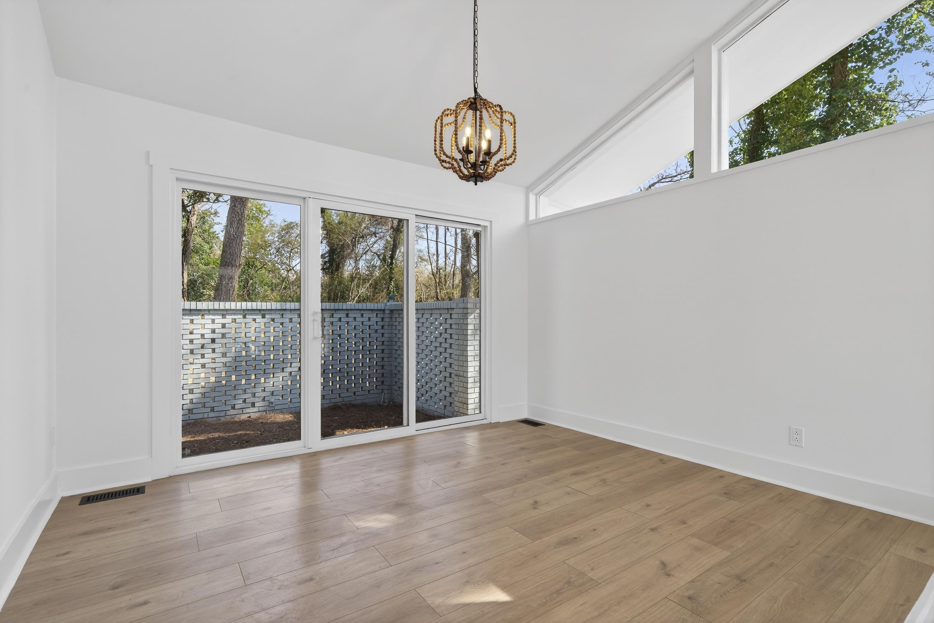 301 CRESTVIEW DRIVE
