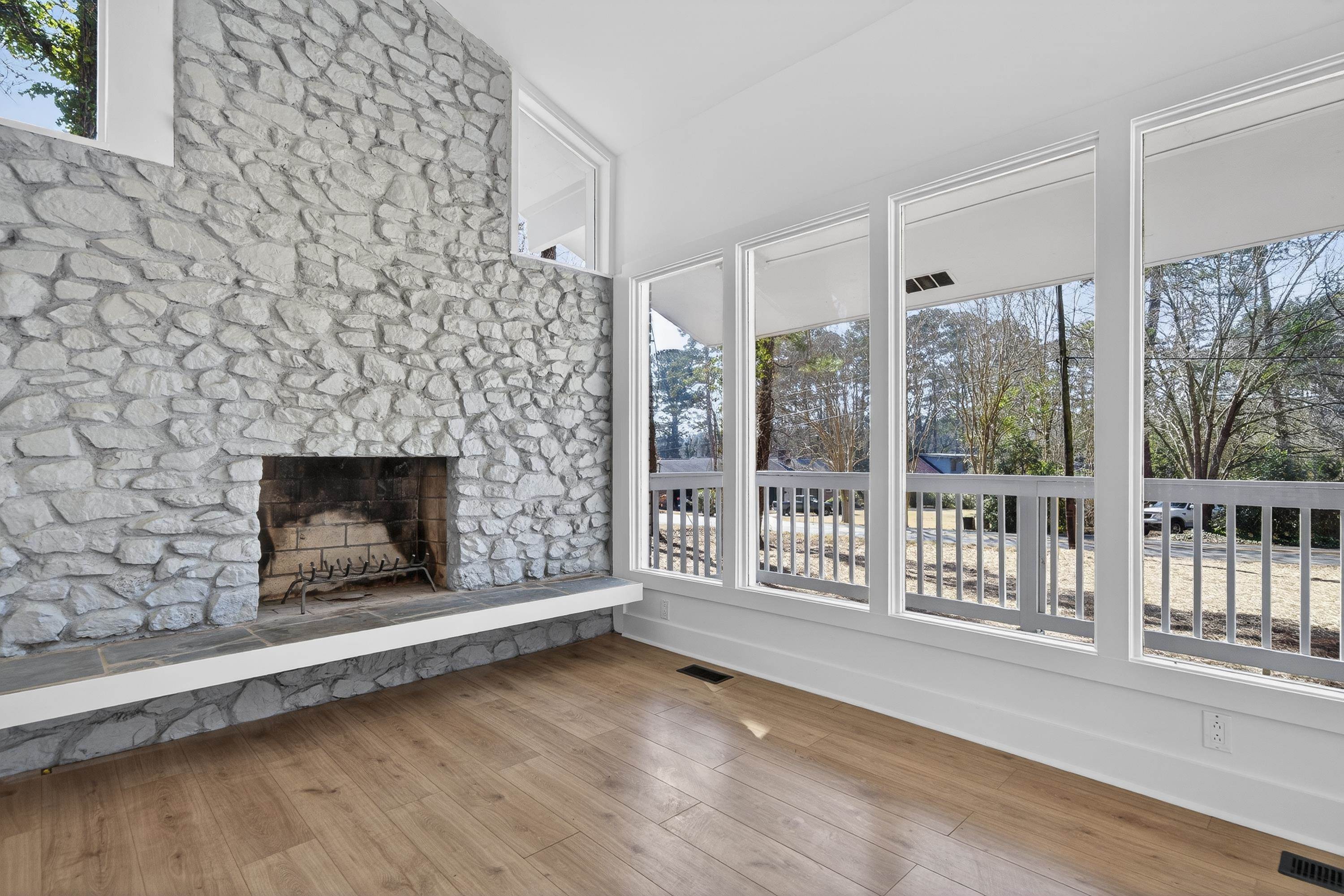 301 CRESTVIEW DRIVE