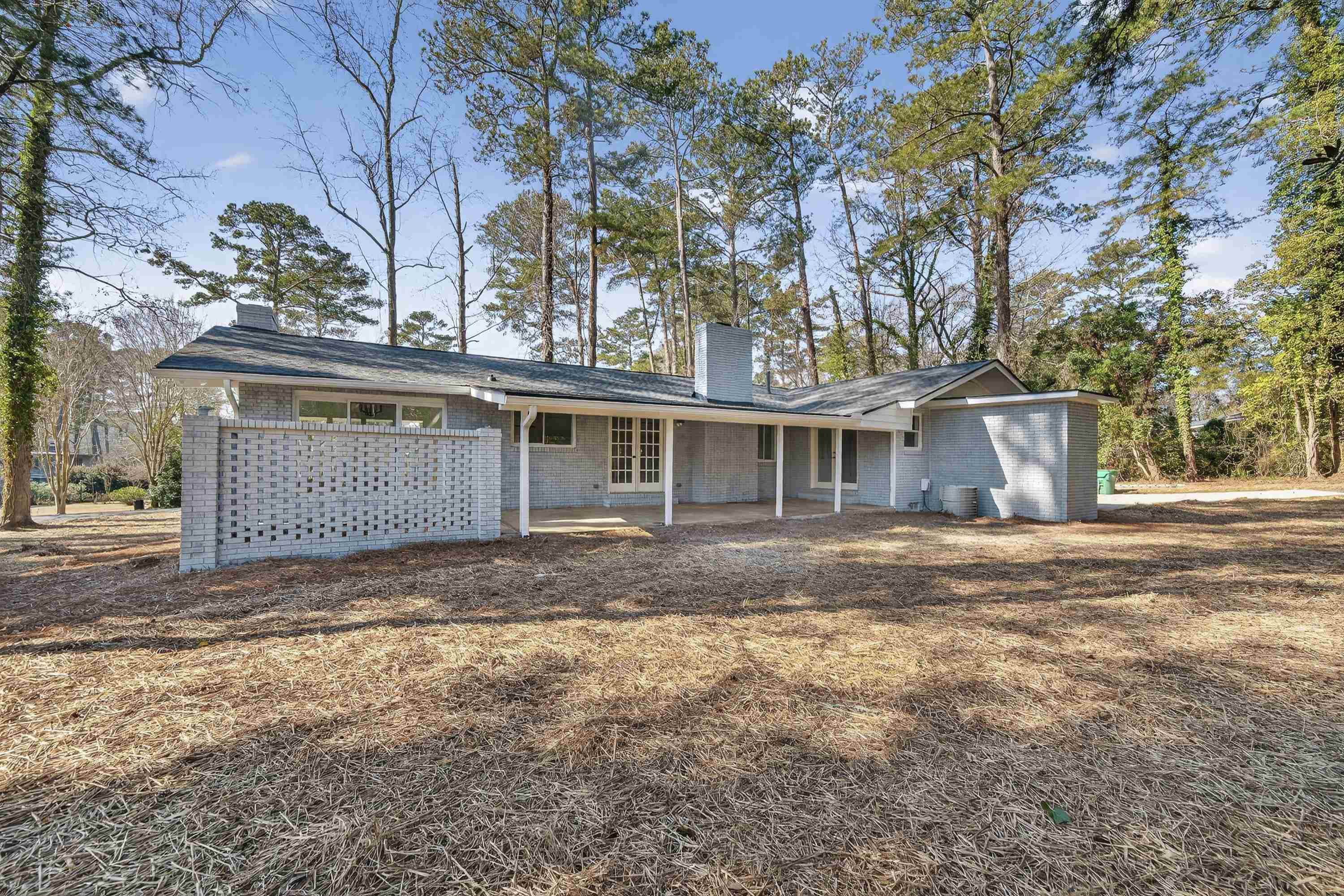 301 CRESTVIEW DRIVE
