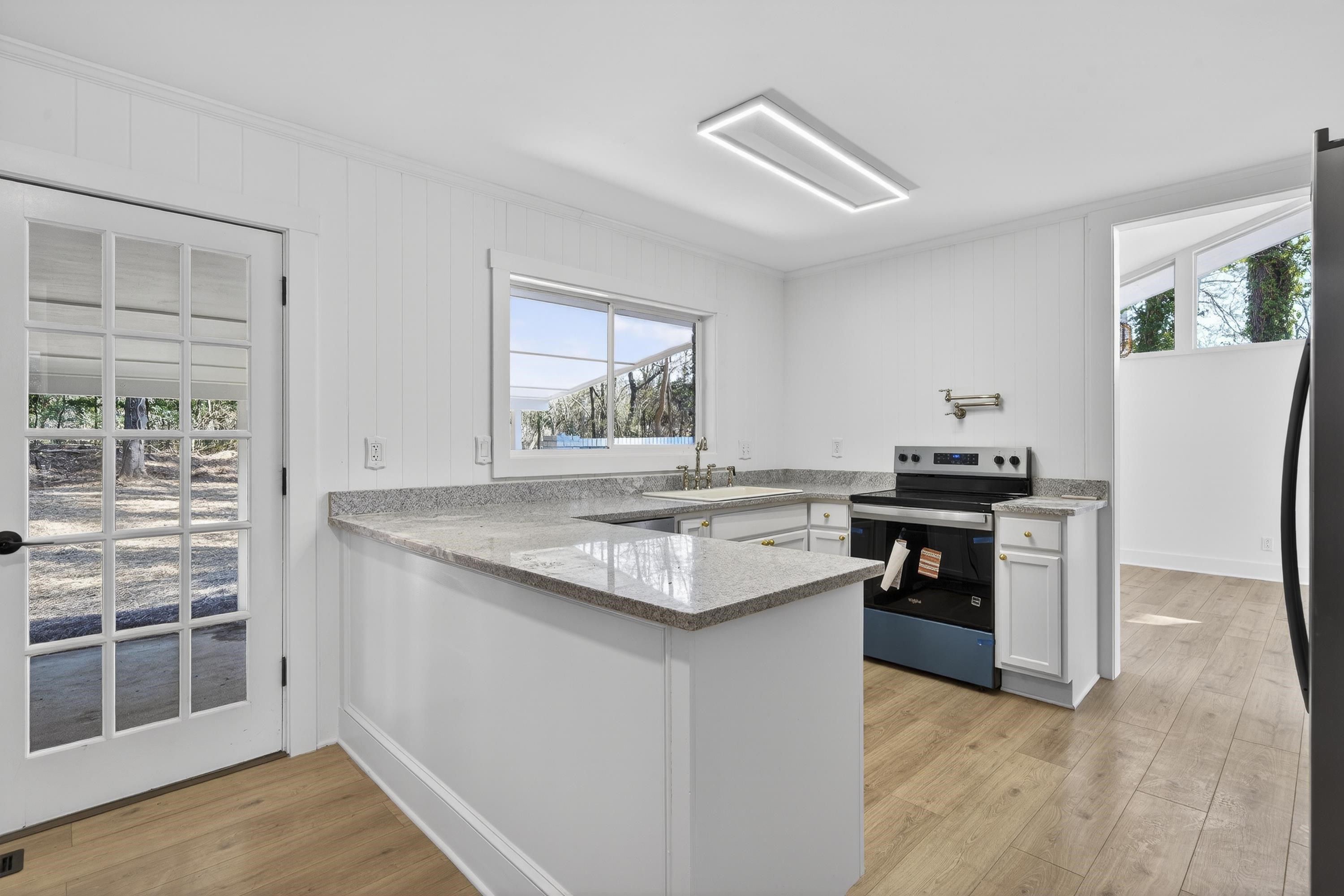 301 CRESTVIEW DRIVE