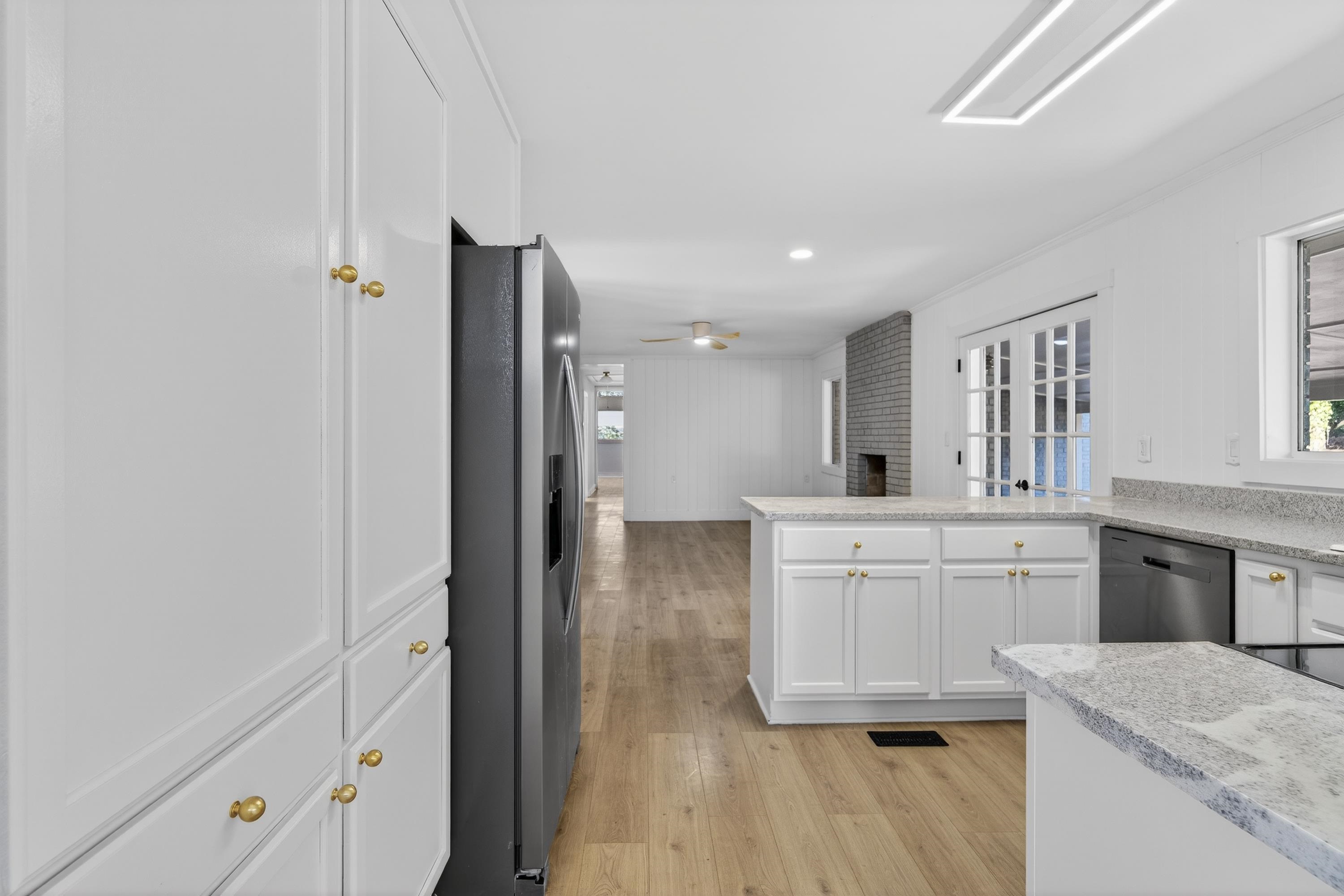 301 CRESTVIEW DRIVE