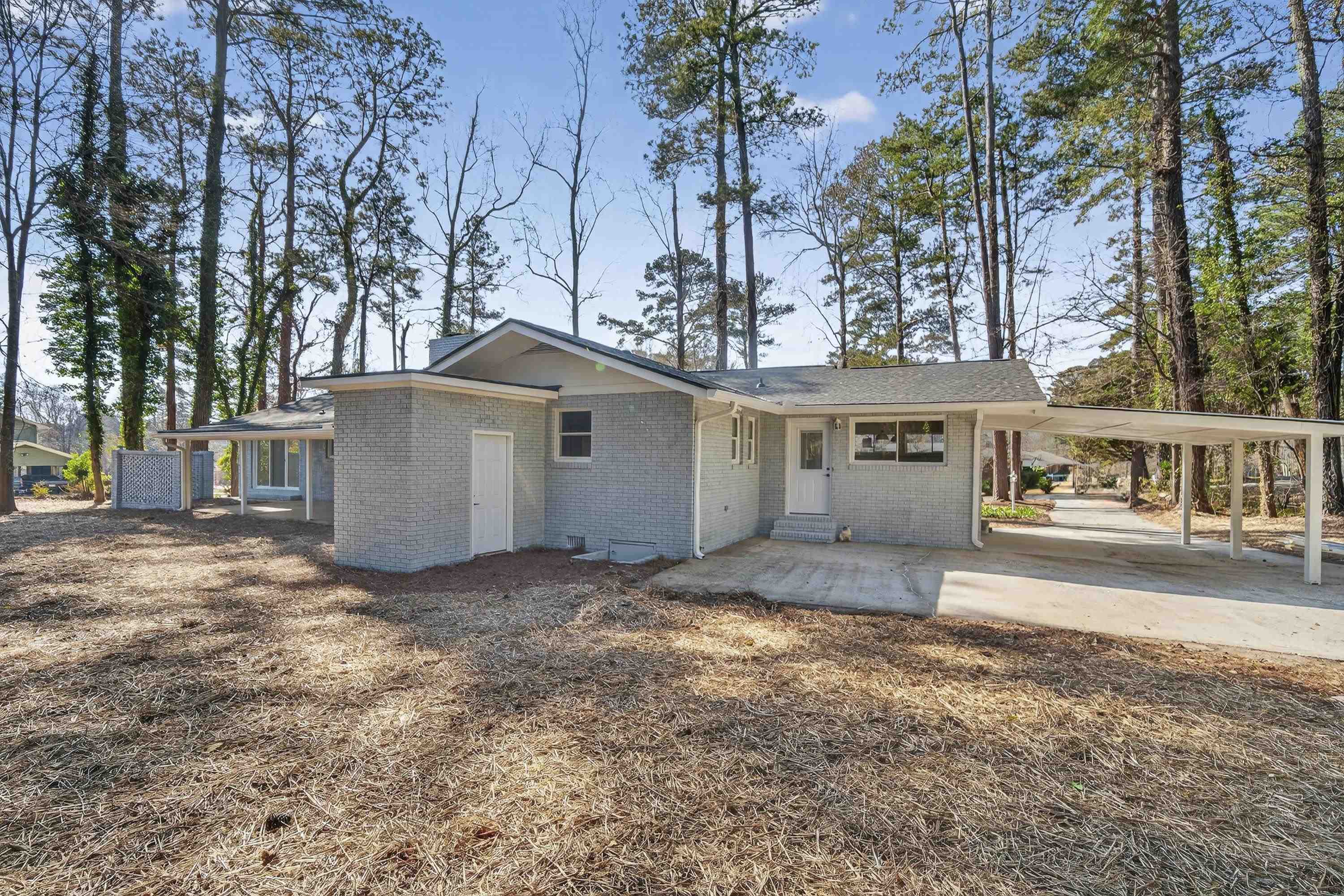 301 CRESTVIEW DRIVE