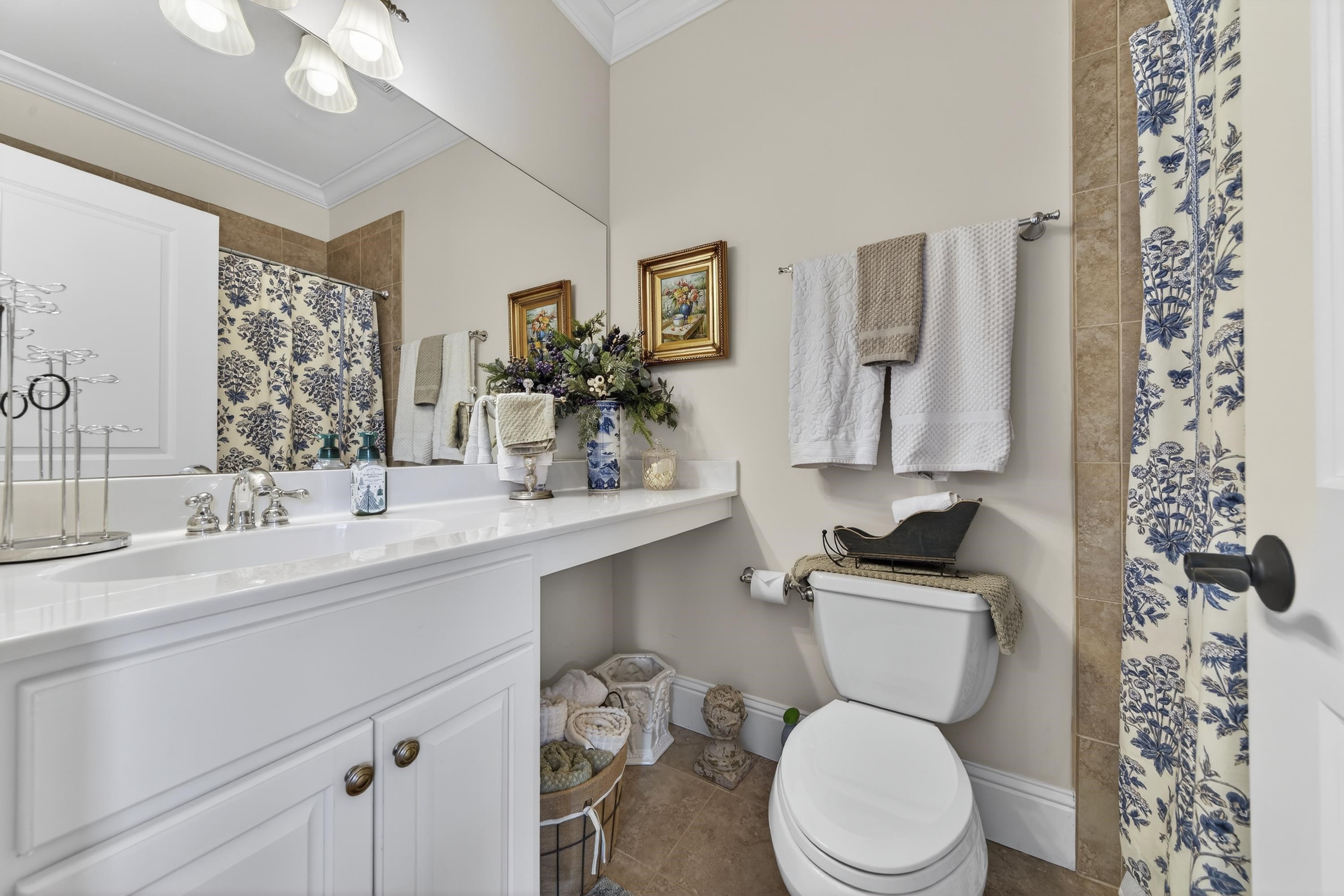 1060 TURNBERRY CIRCLE