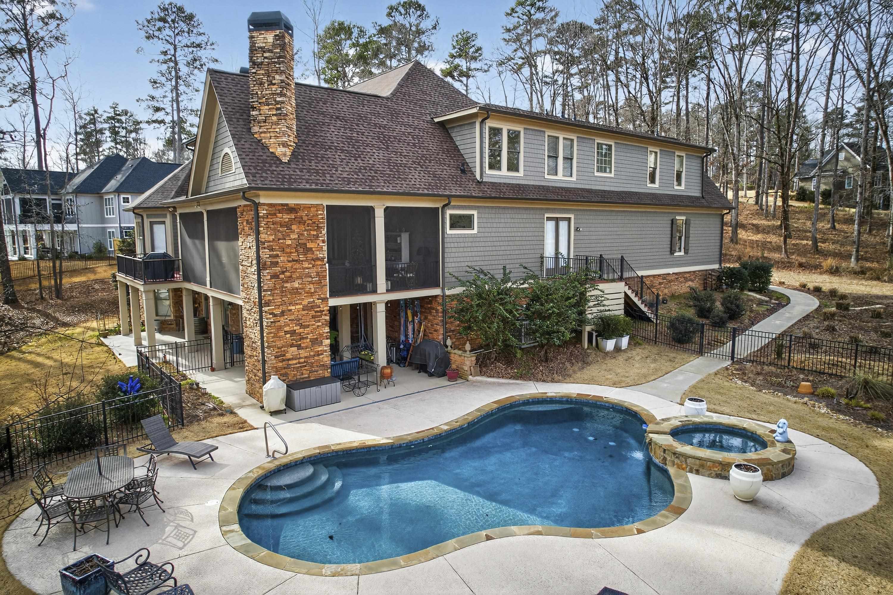 1060 TURNBERRY CIRCLE