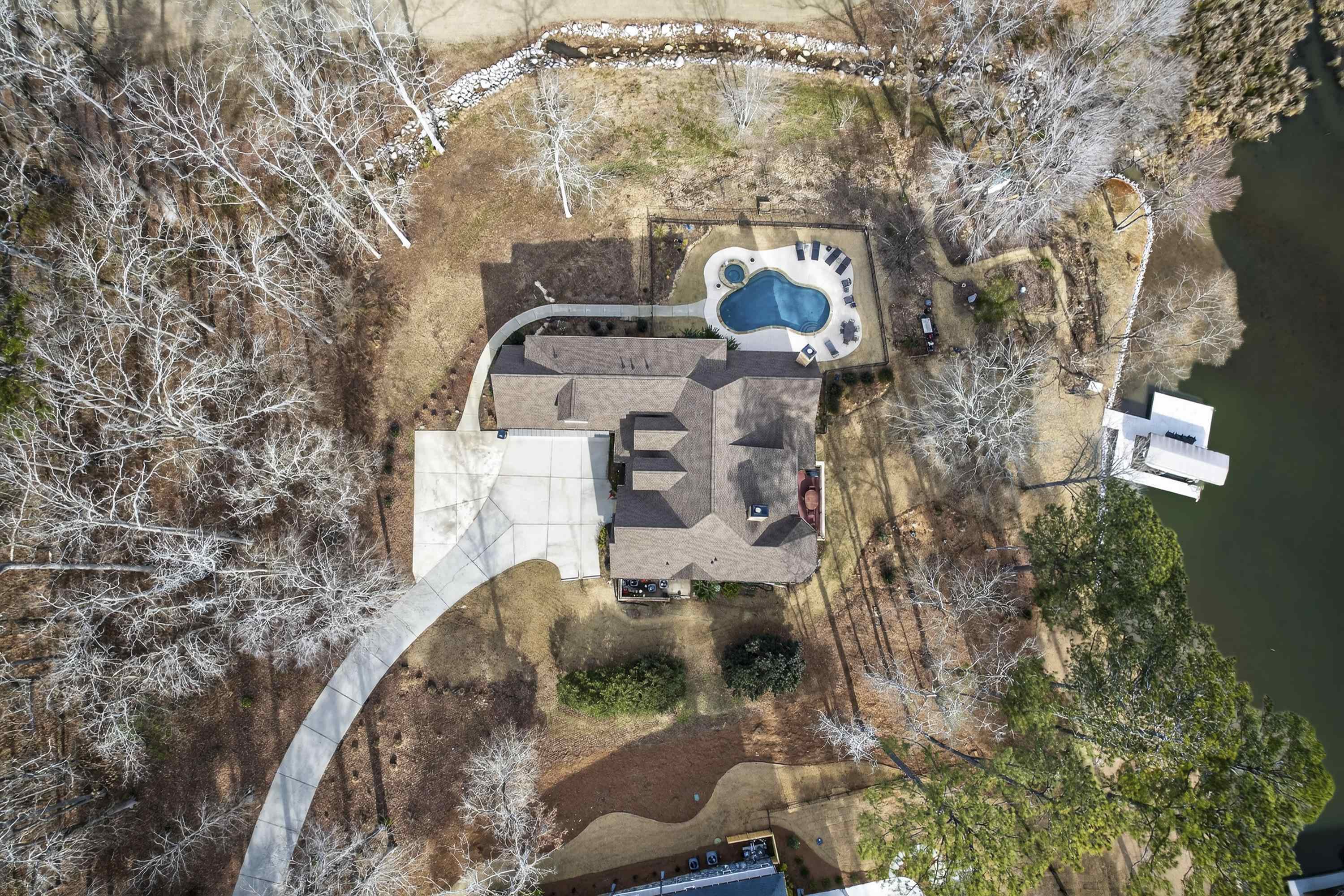 1060 TURNBERRY CIRCLE