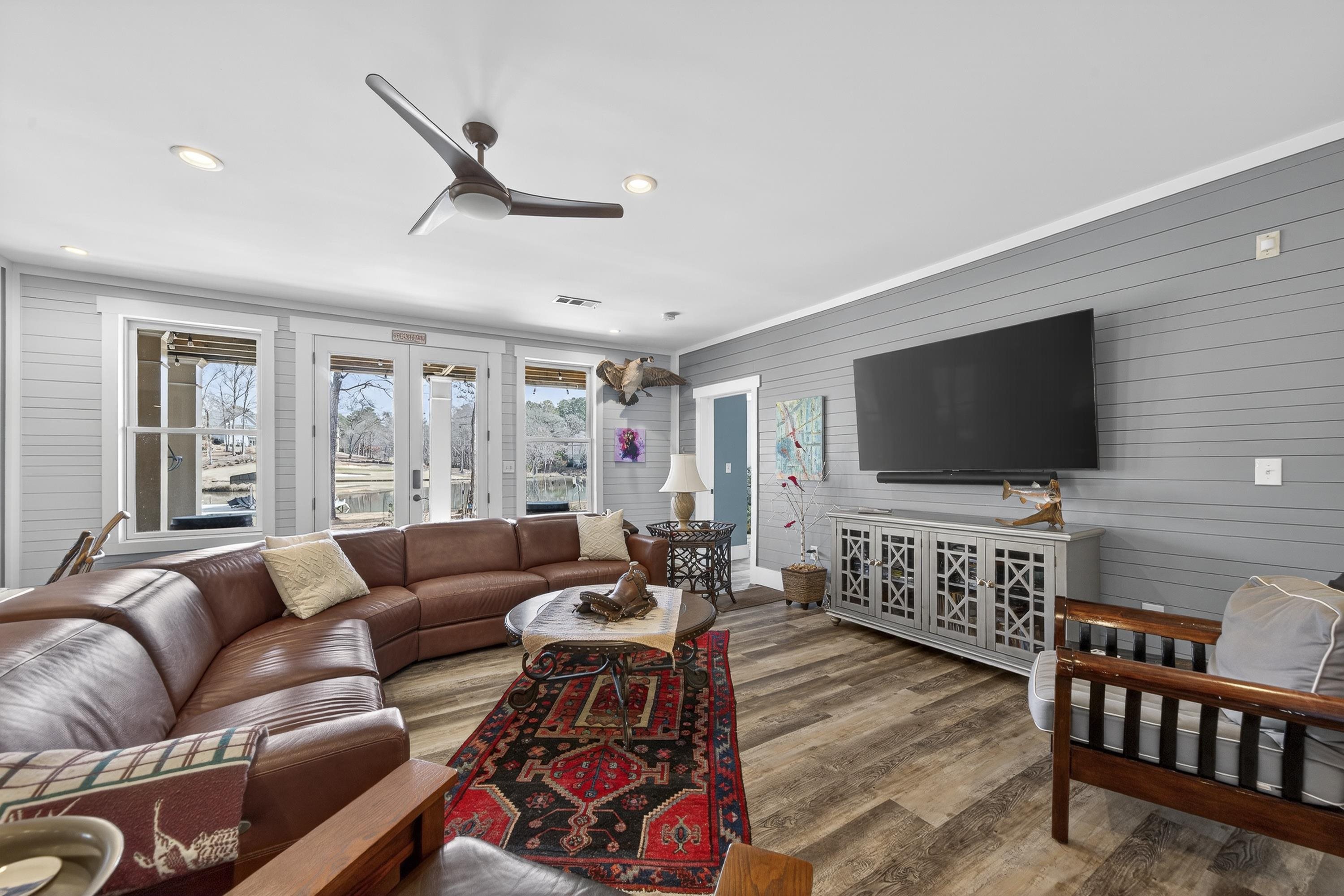 1060 TURNBERRY CIRCLE