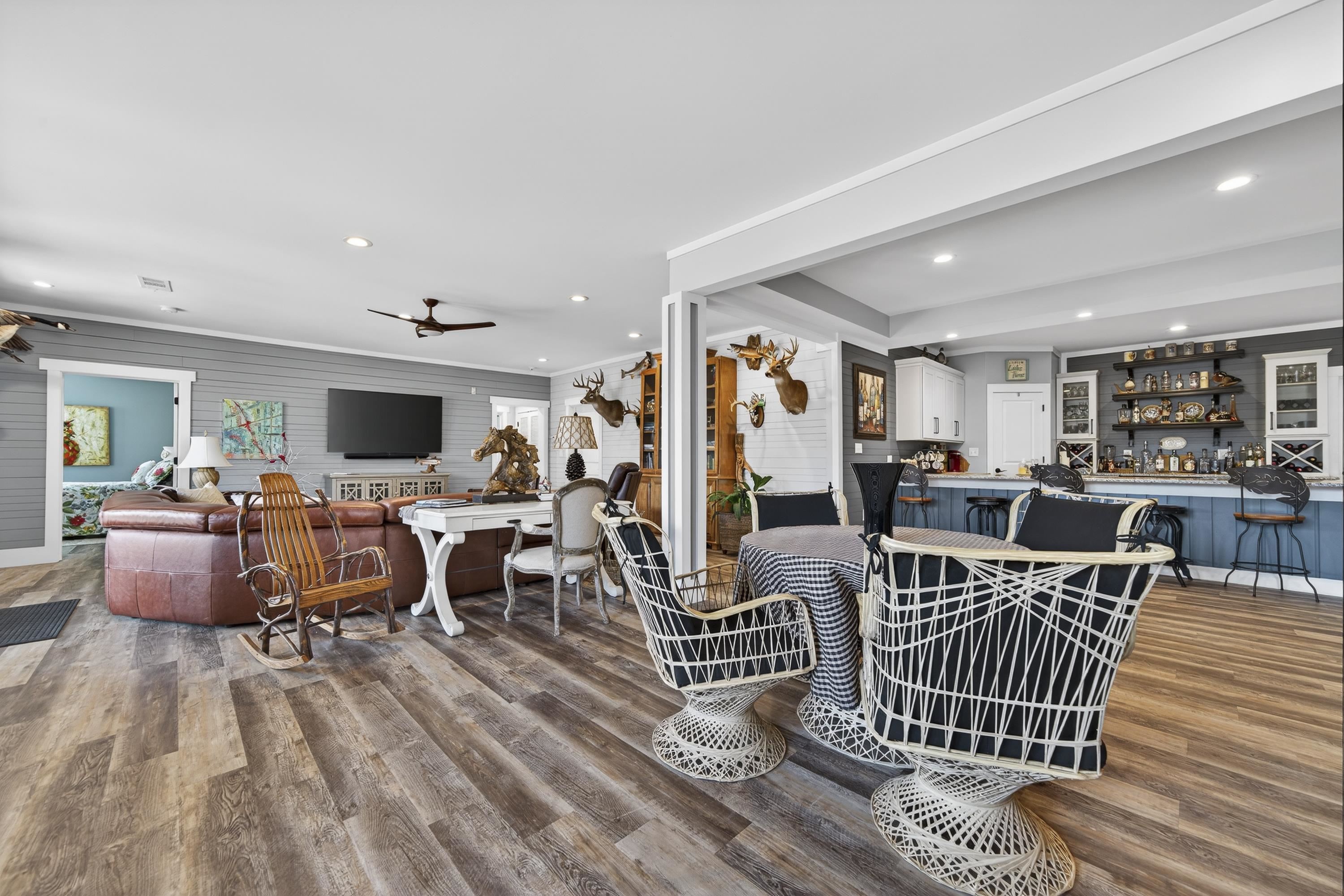 1060 TURNBERRY CIRCLE