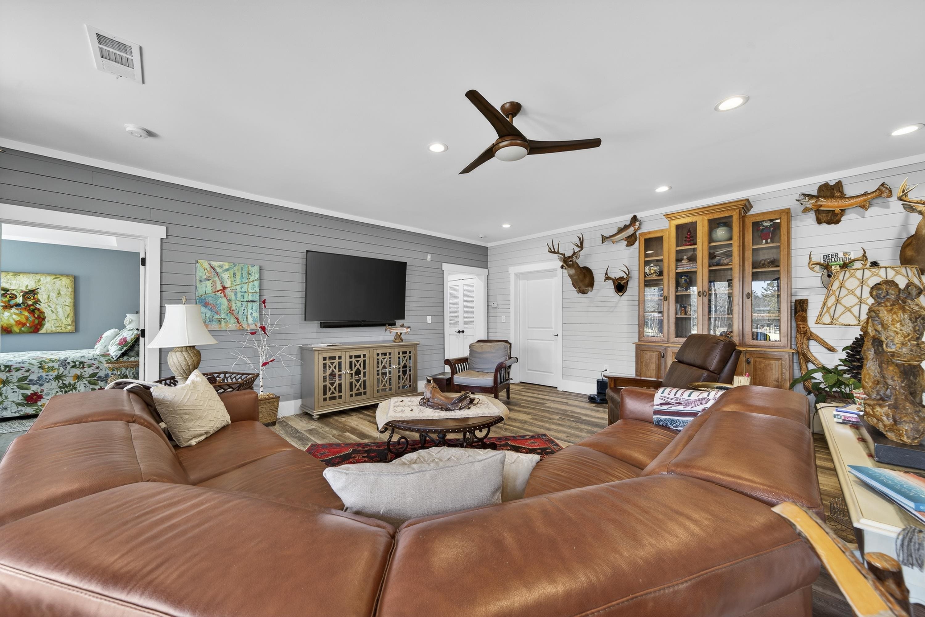 1060 TURNBERRY CIRCLE