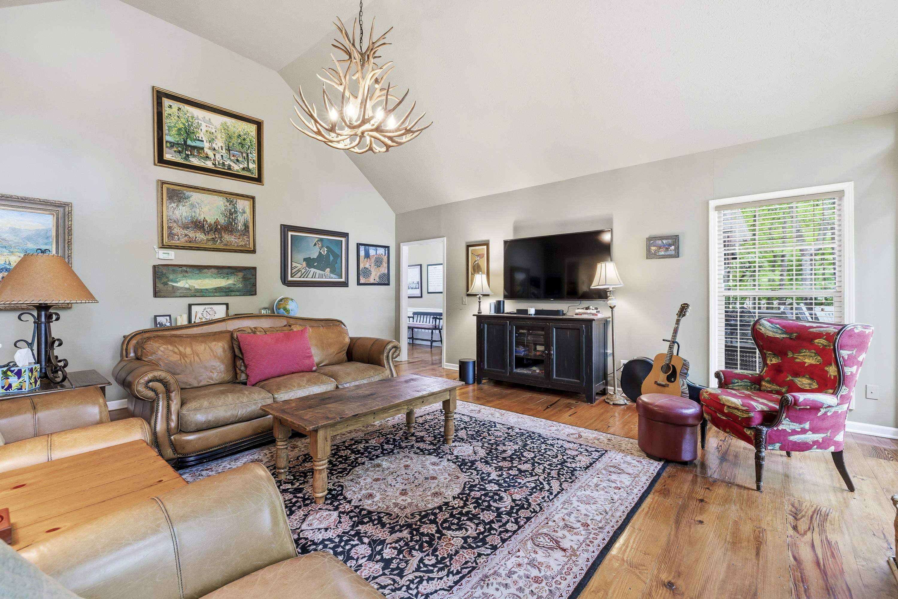 1010 HOLMES DRIVE