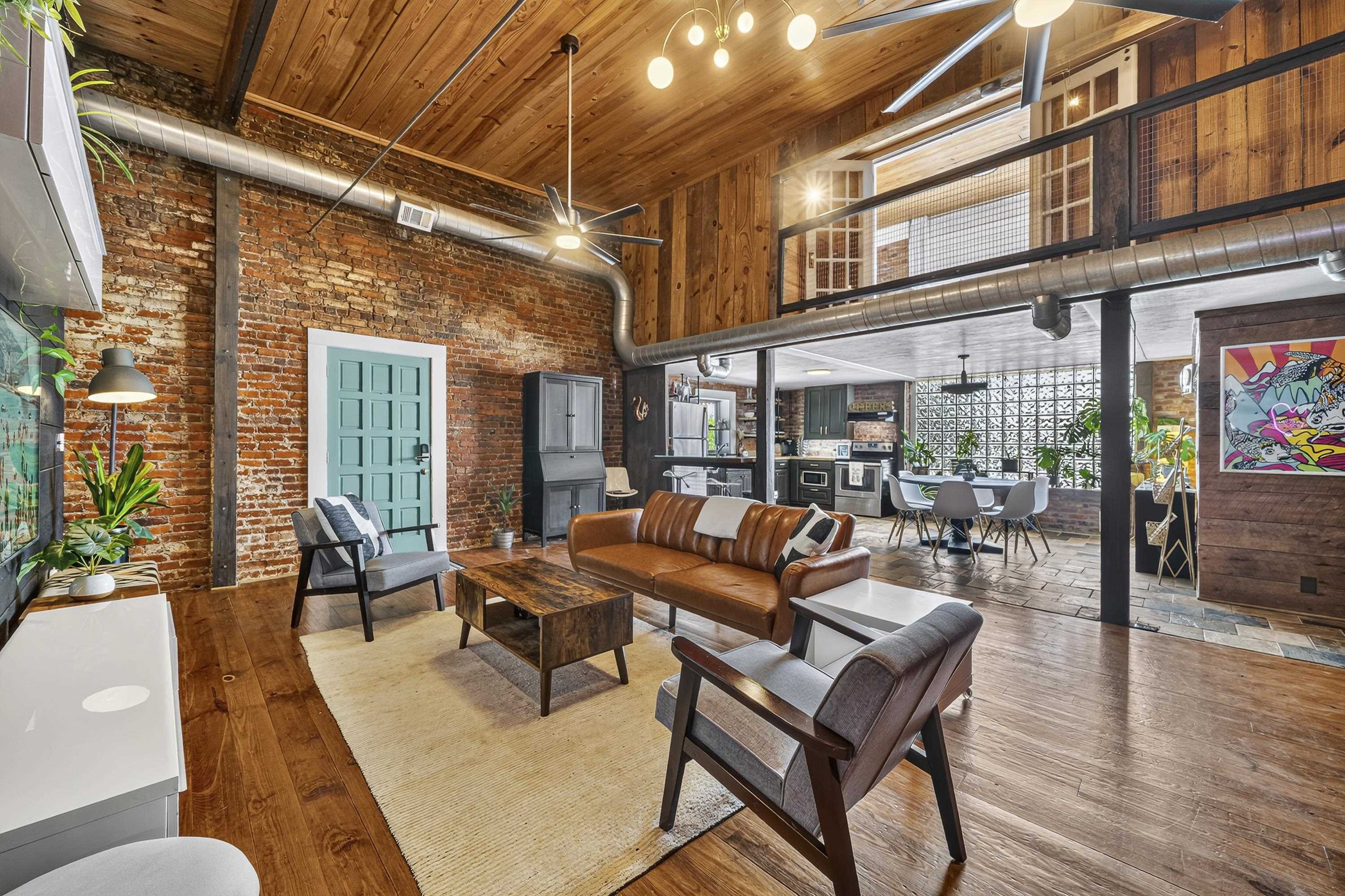 105 WEST HARRIS STREET