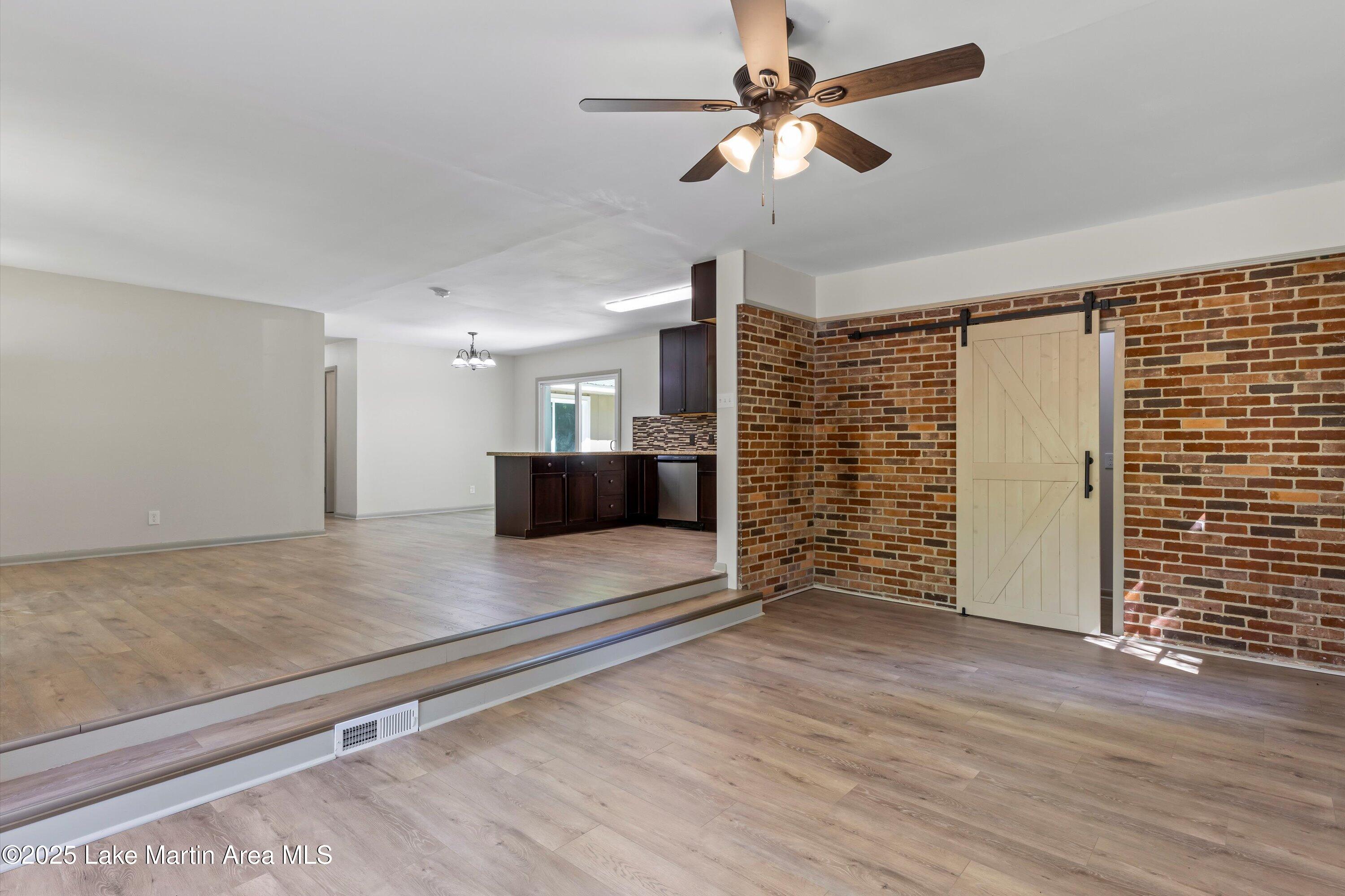 1945 Reeves Rd
