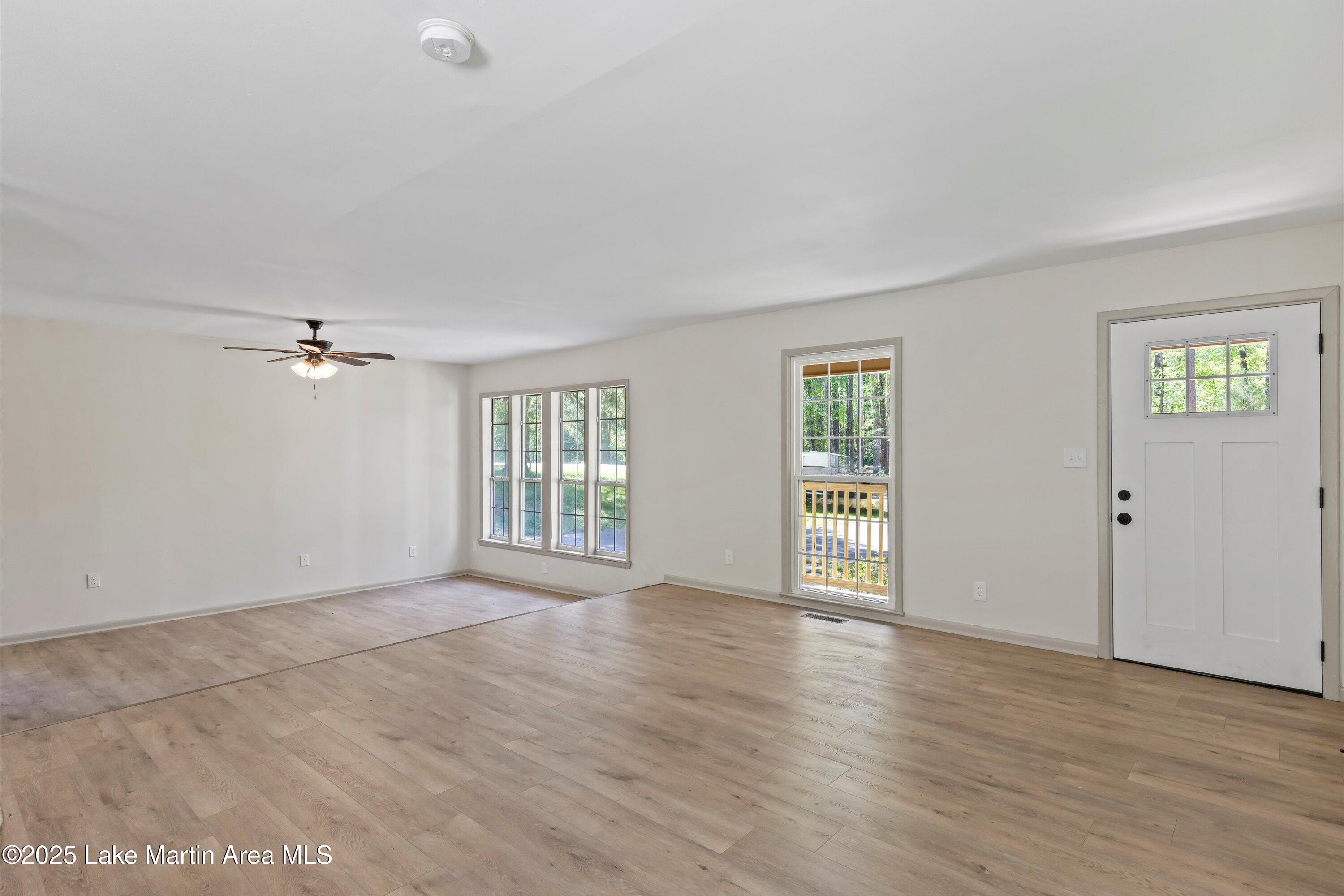 1945 Reeves Rd