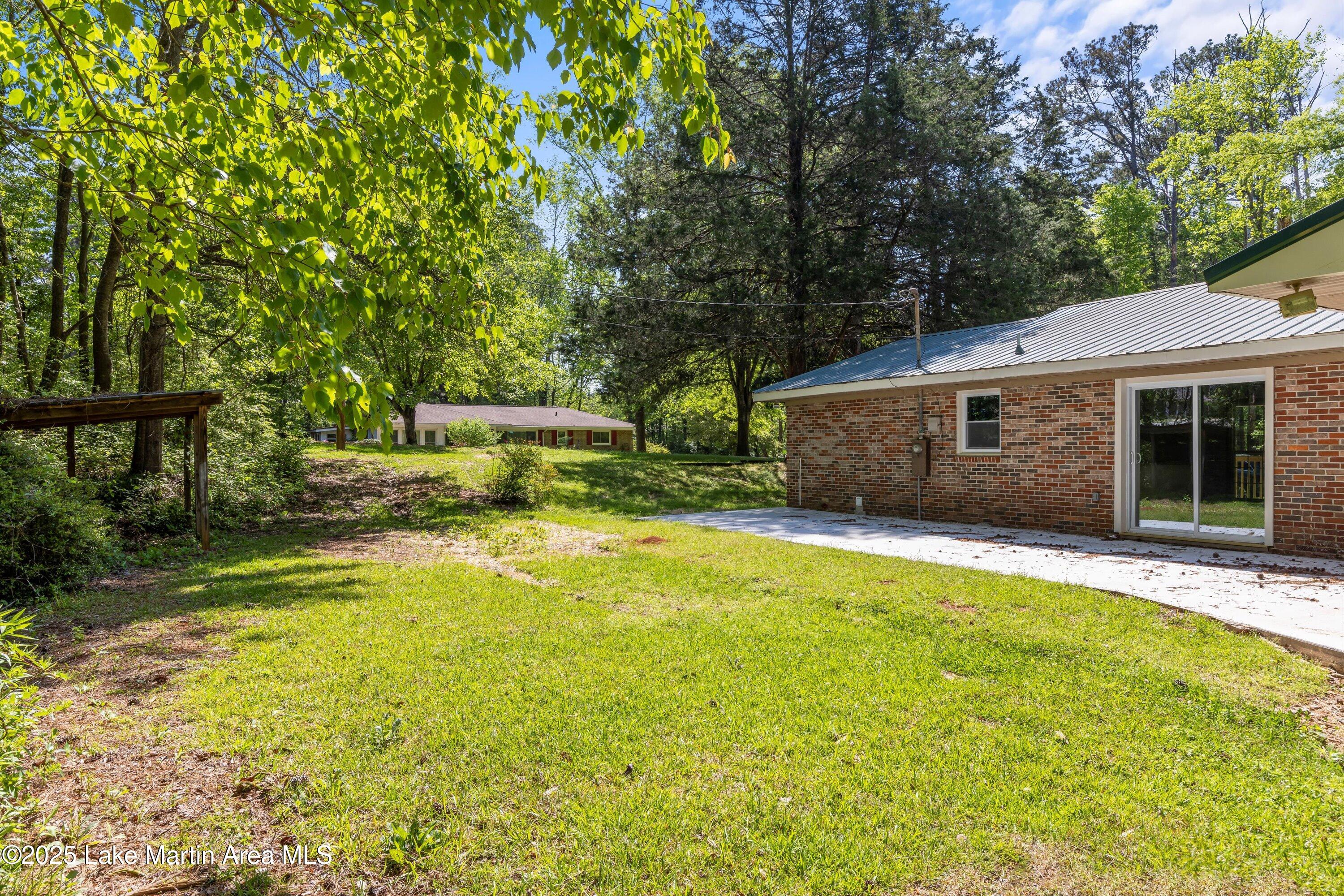 1945 Reeves Rd