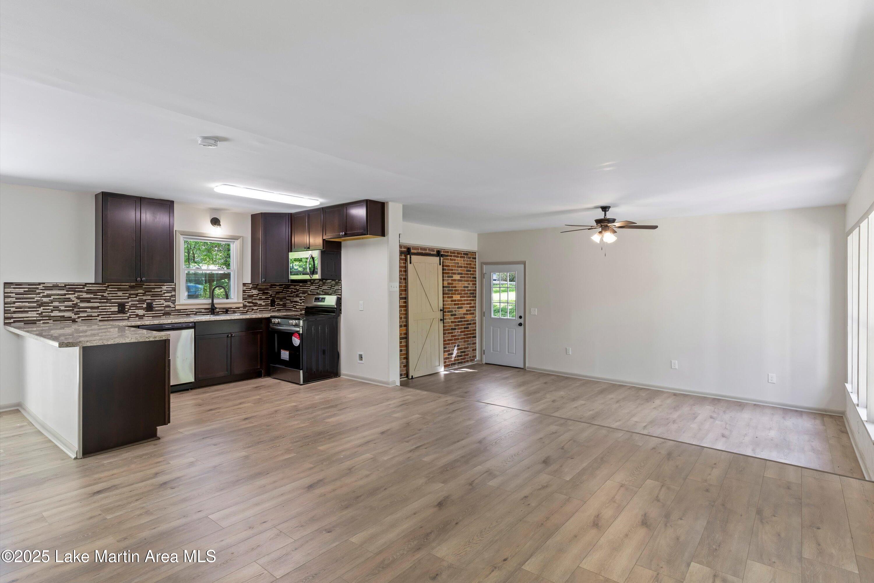 1945 Reeves Rd