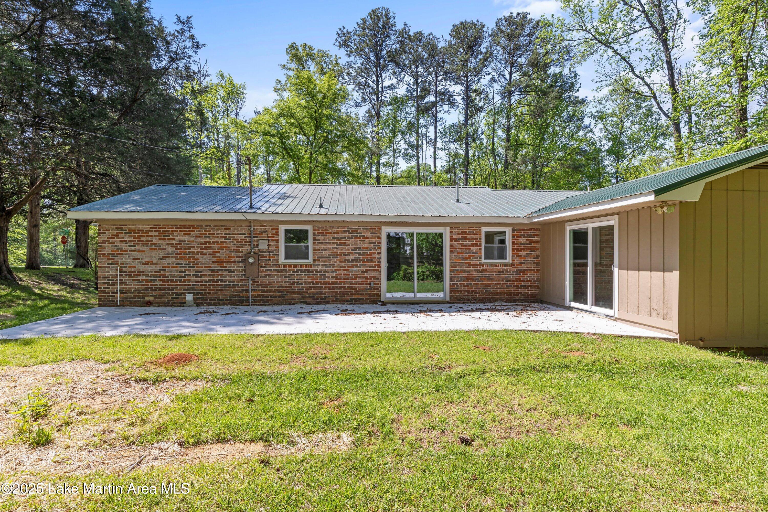 1945 Reeves Rd