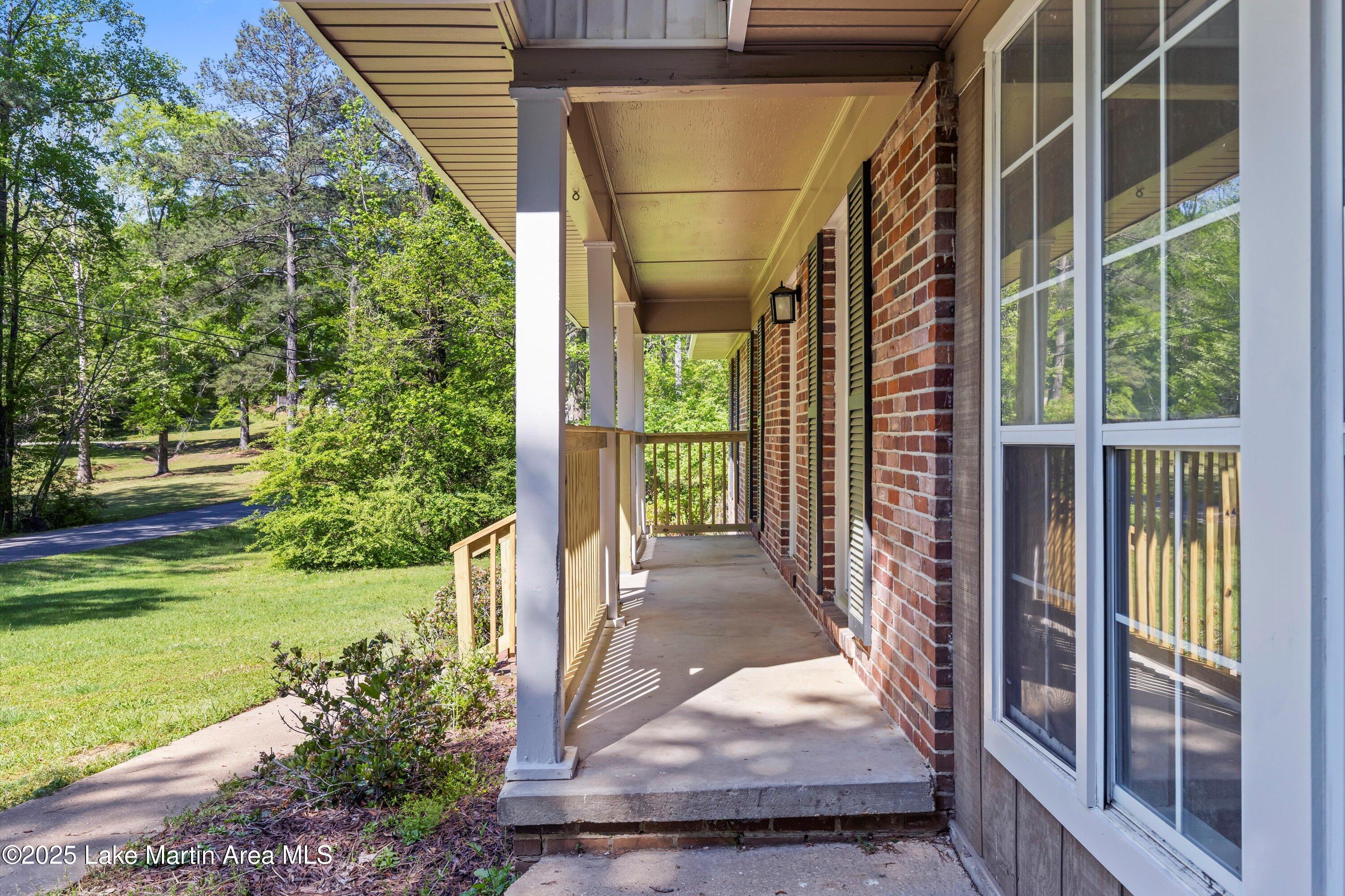 1945 Reeves Rd