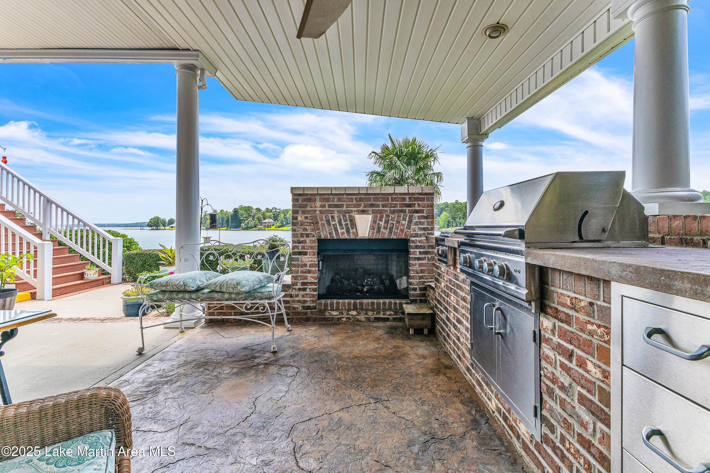1539 Shady Bay Dr