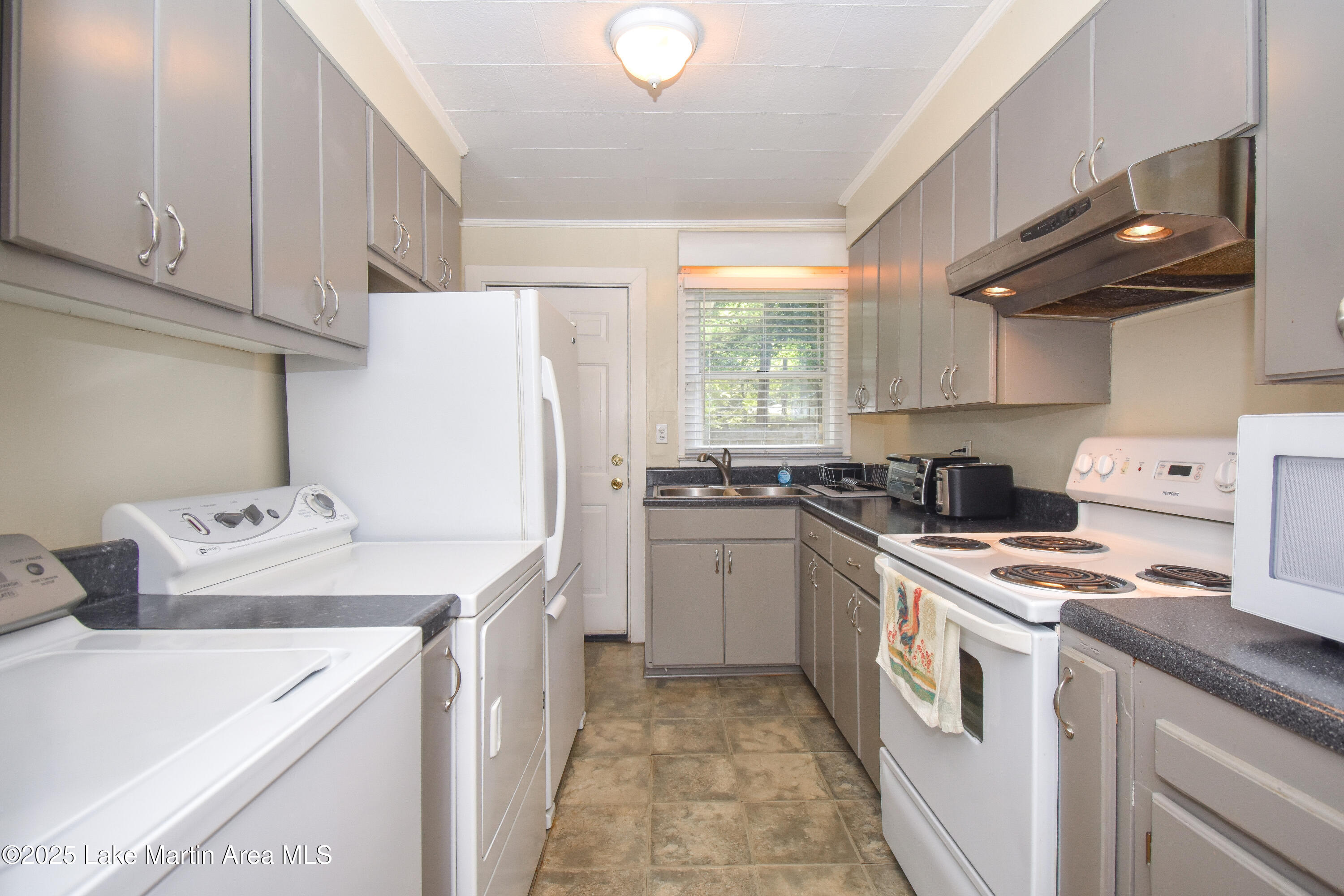 241 14th Ave