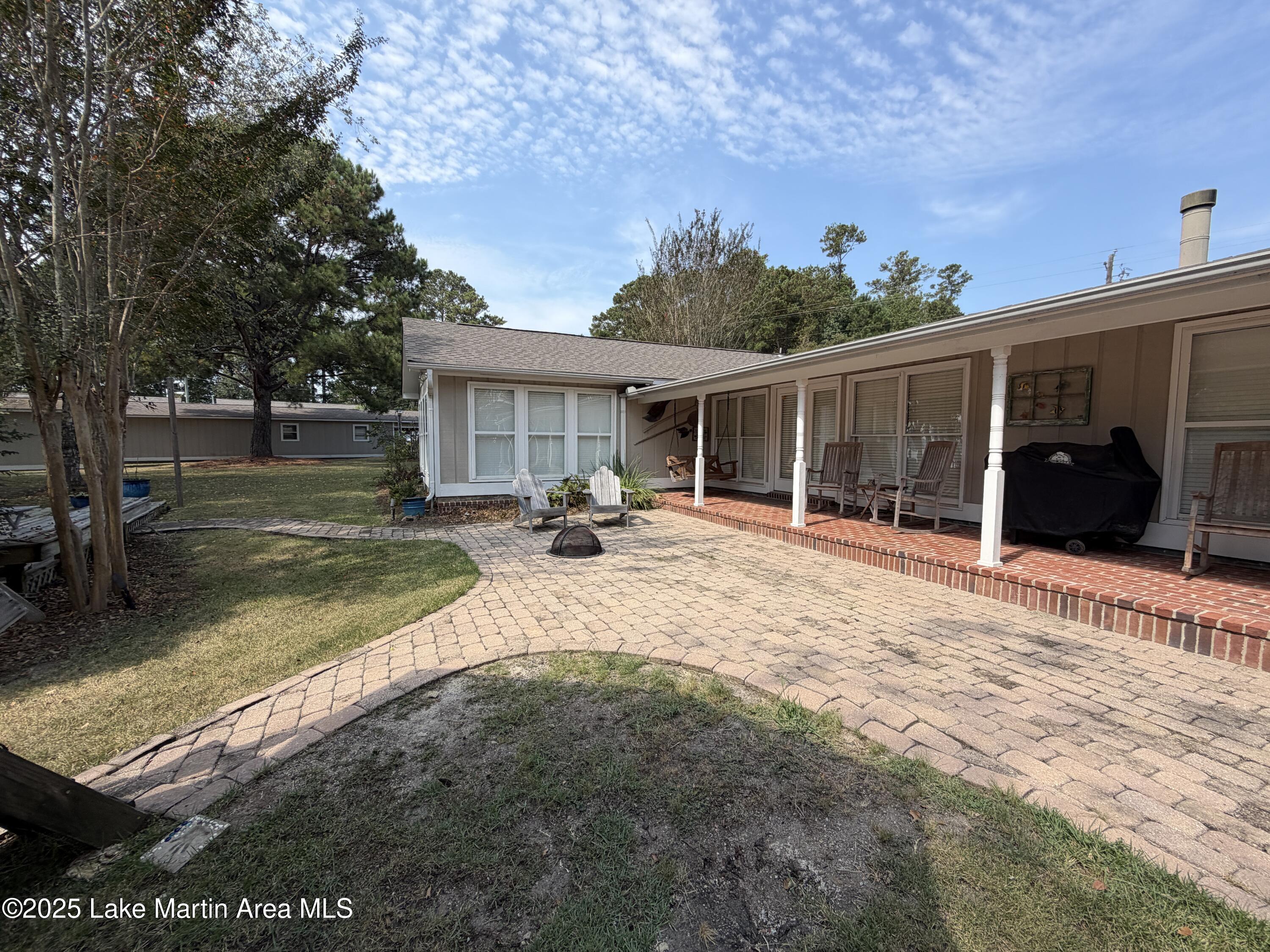 1967 Centerport Rd