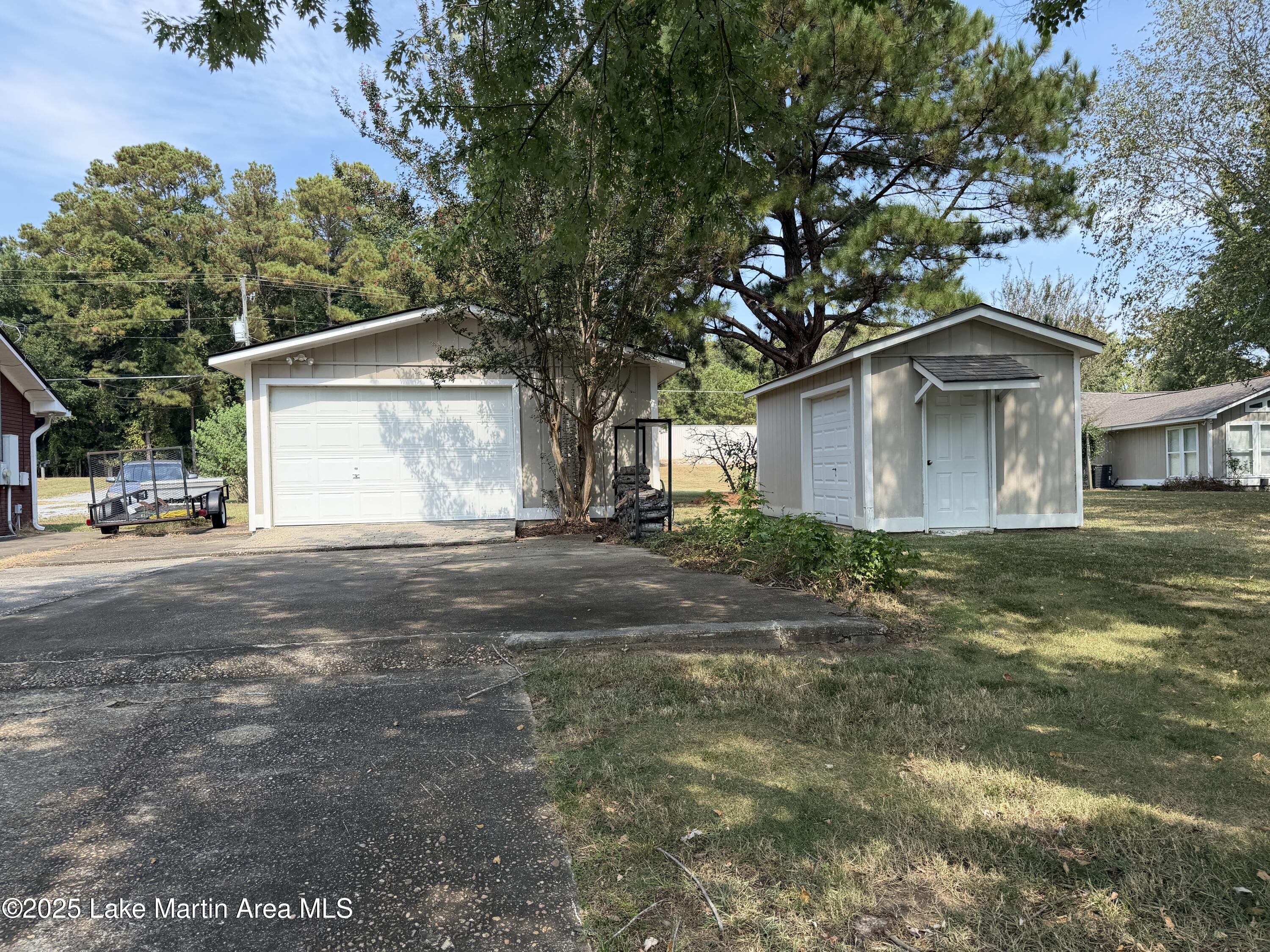 1967 Centerport Rd