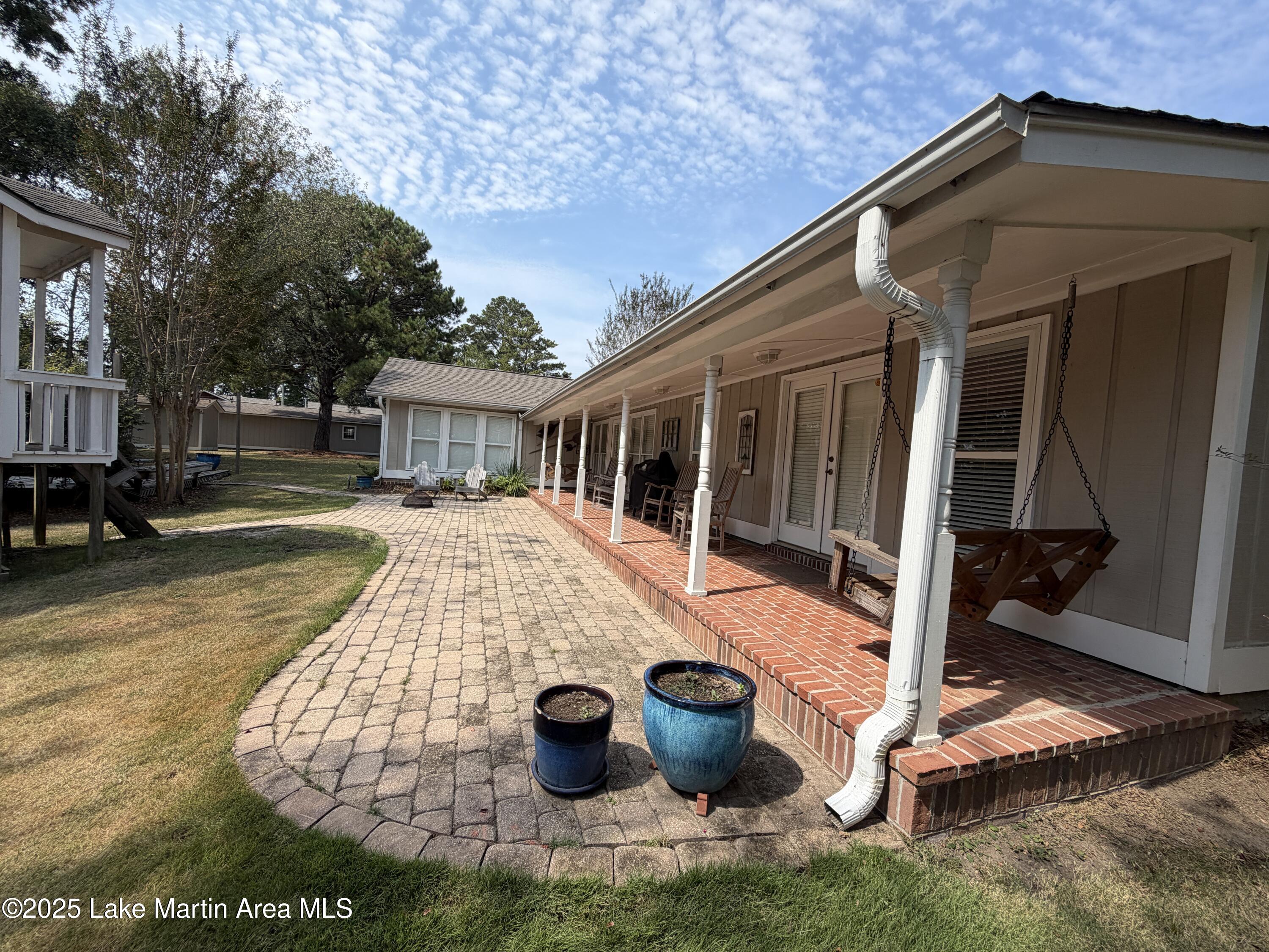 1967 Centerport Rd