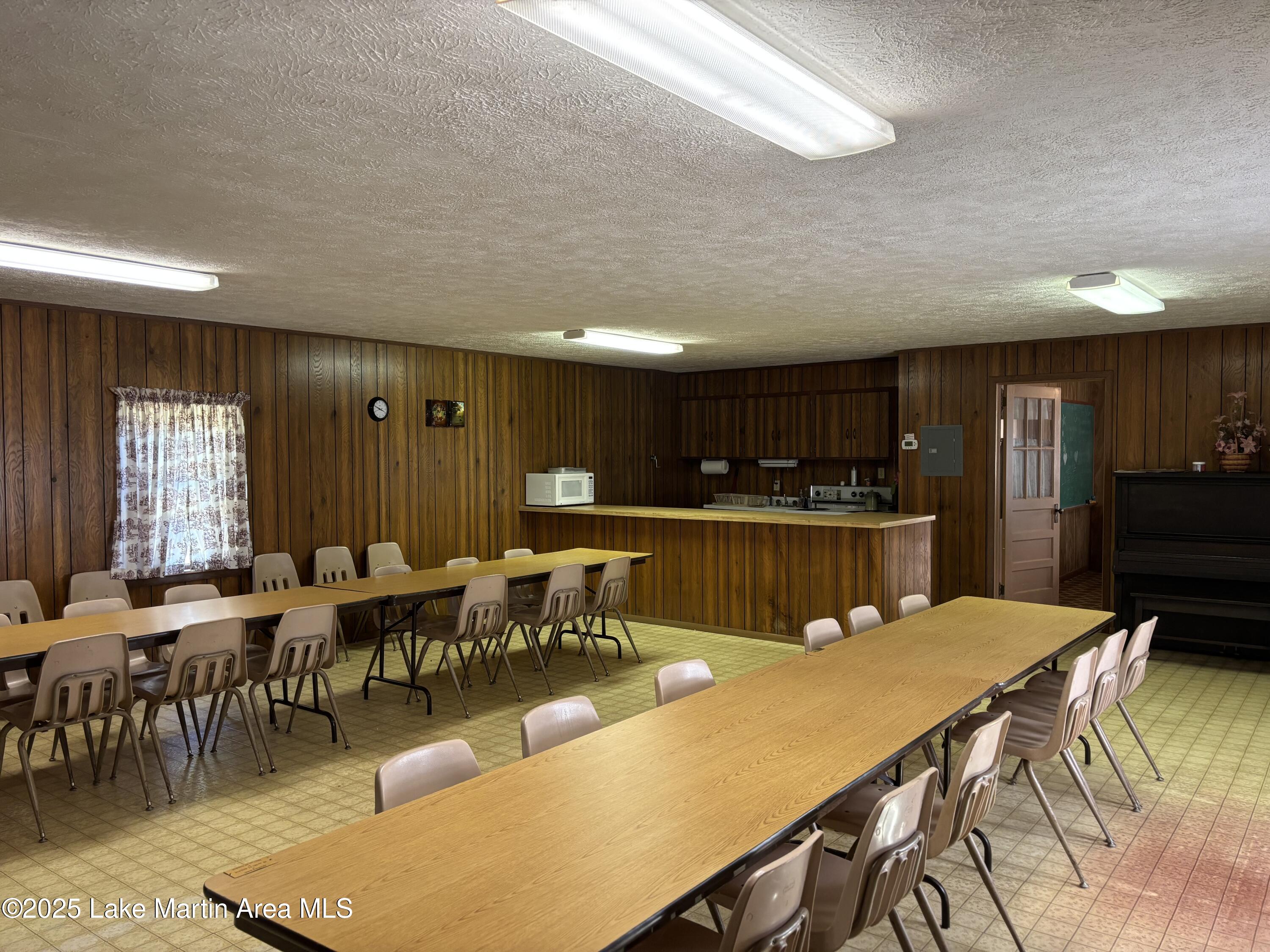 24404 Veterans Memorial Pkwy