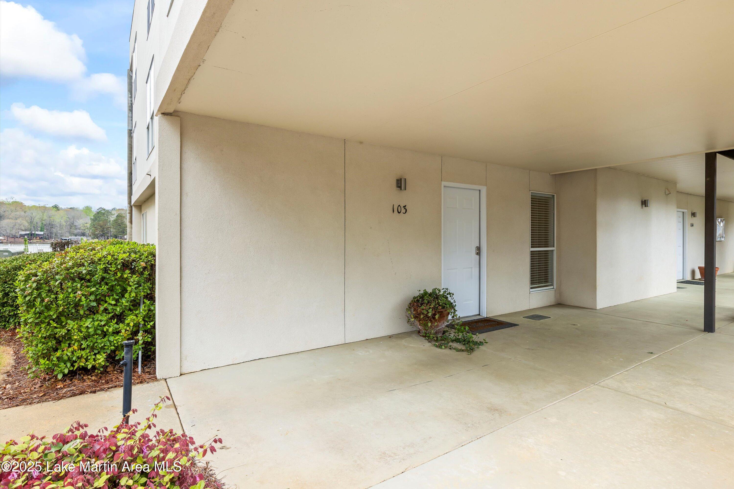 100 Bay Point Dr Unit 103