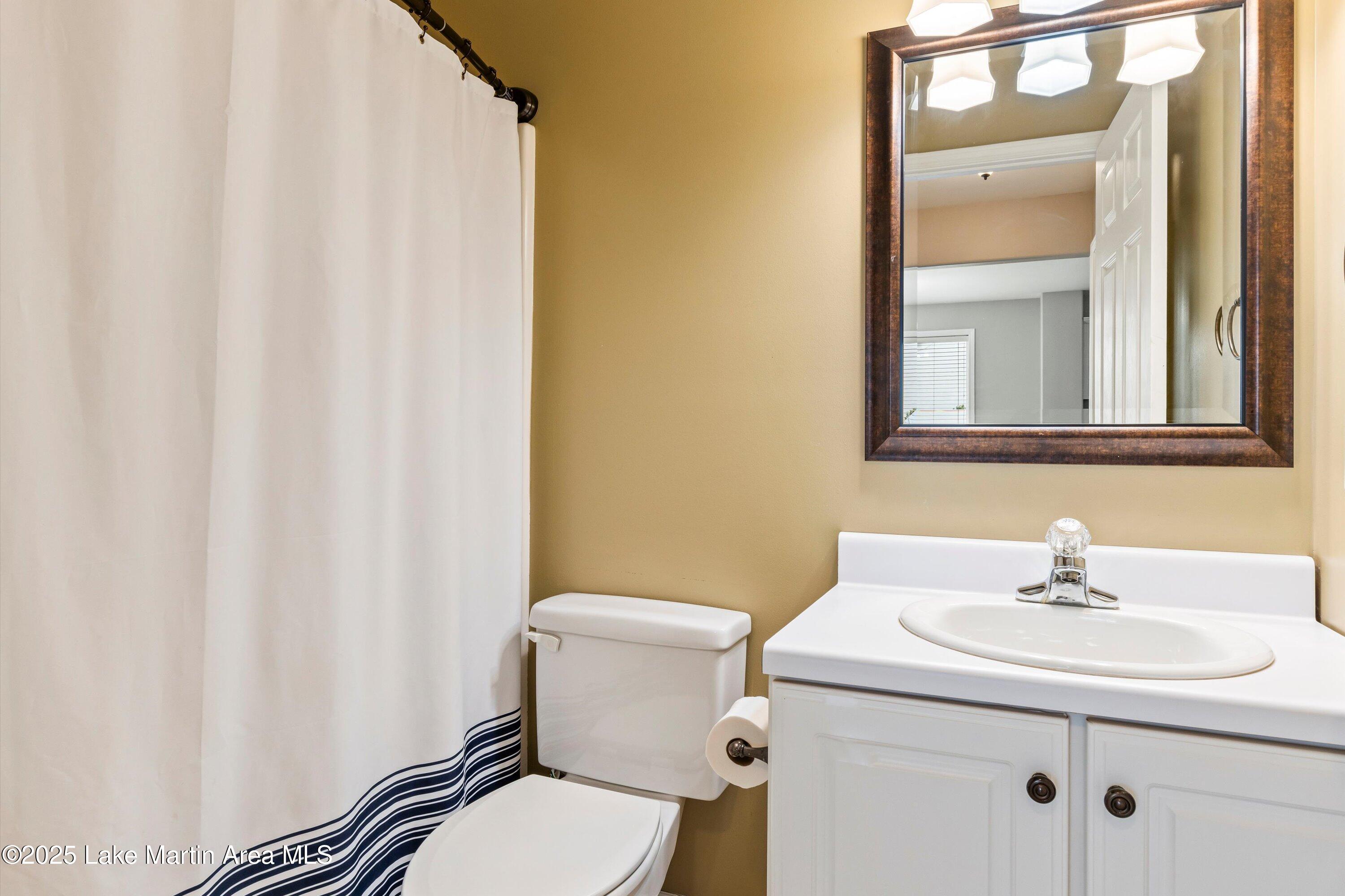 100 Bay Point Dr Unit 103