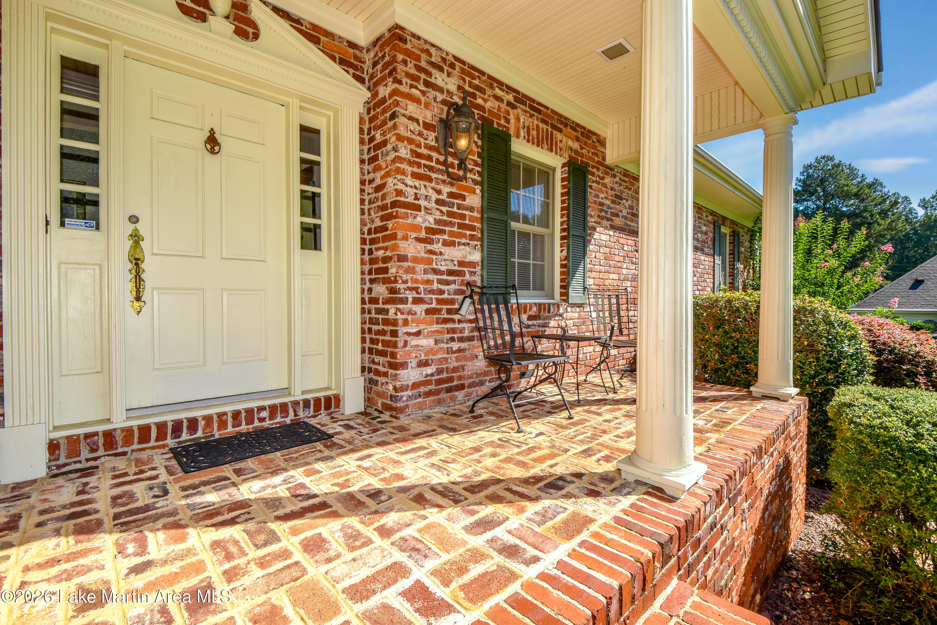 460 Auburn Dr