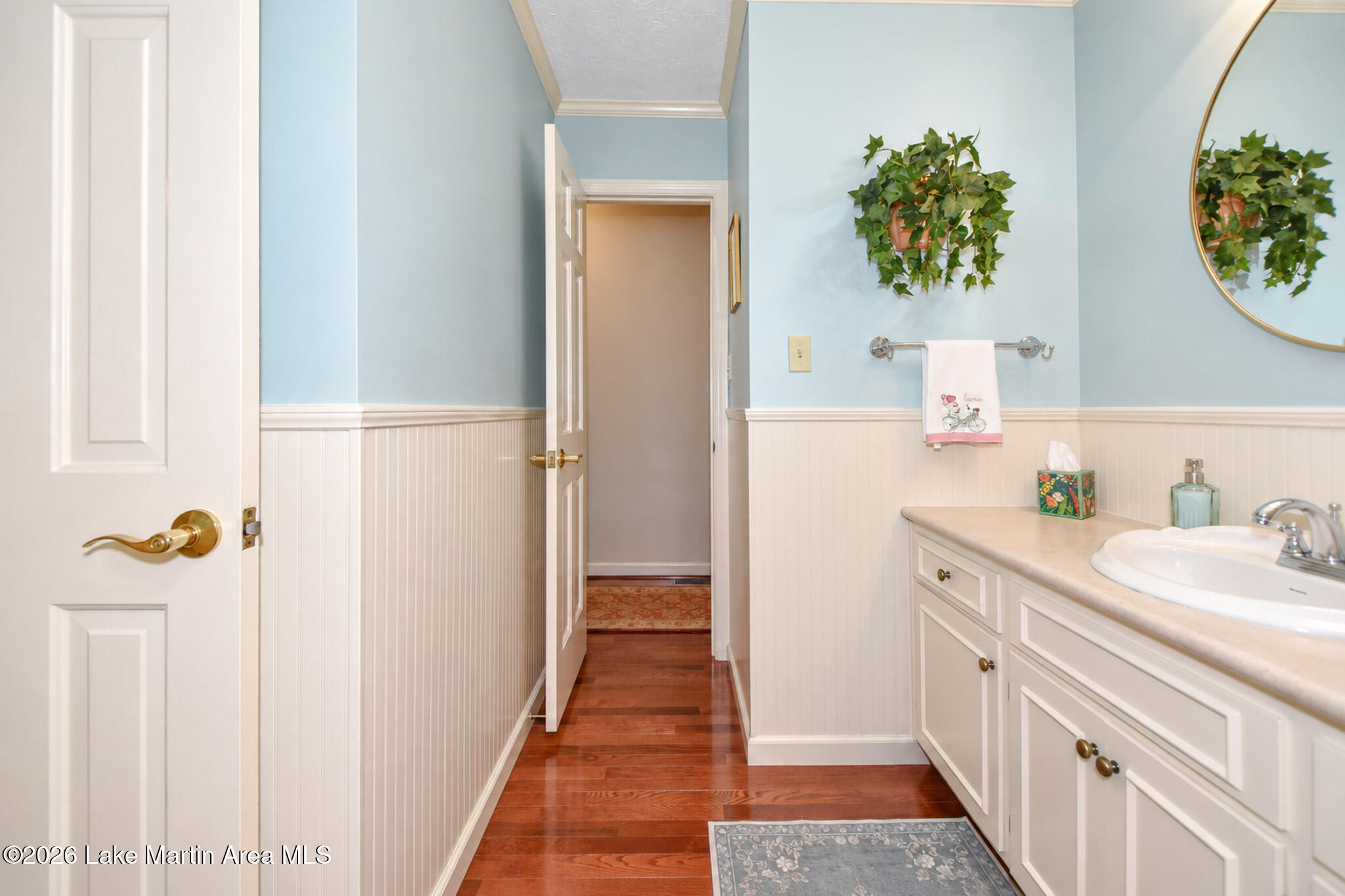 460 Auburn Dr