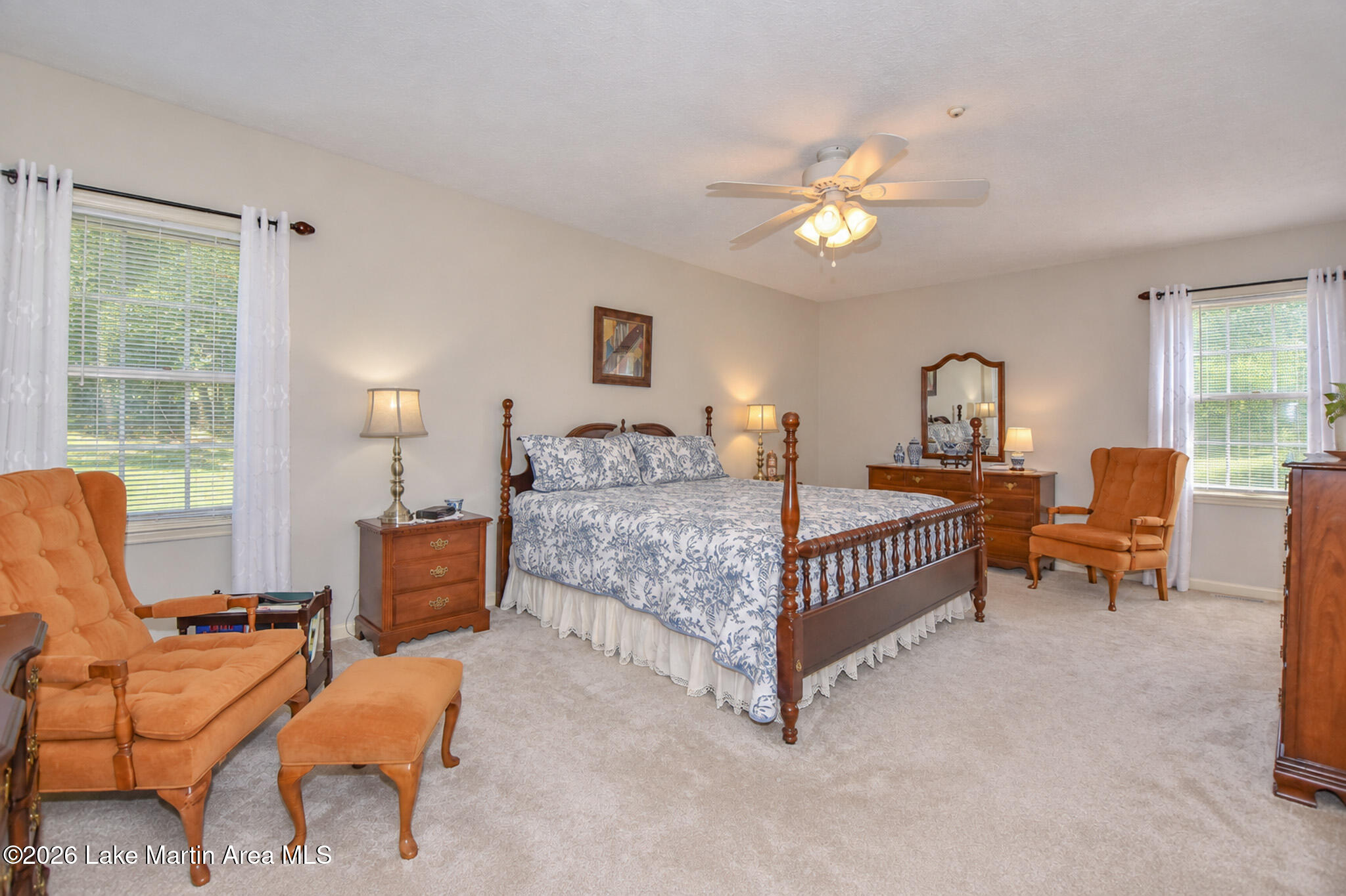 460 Auburn Dr
