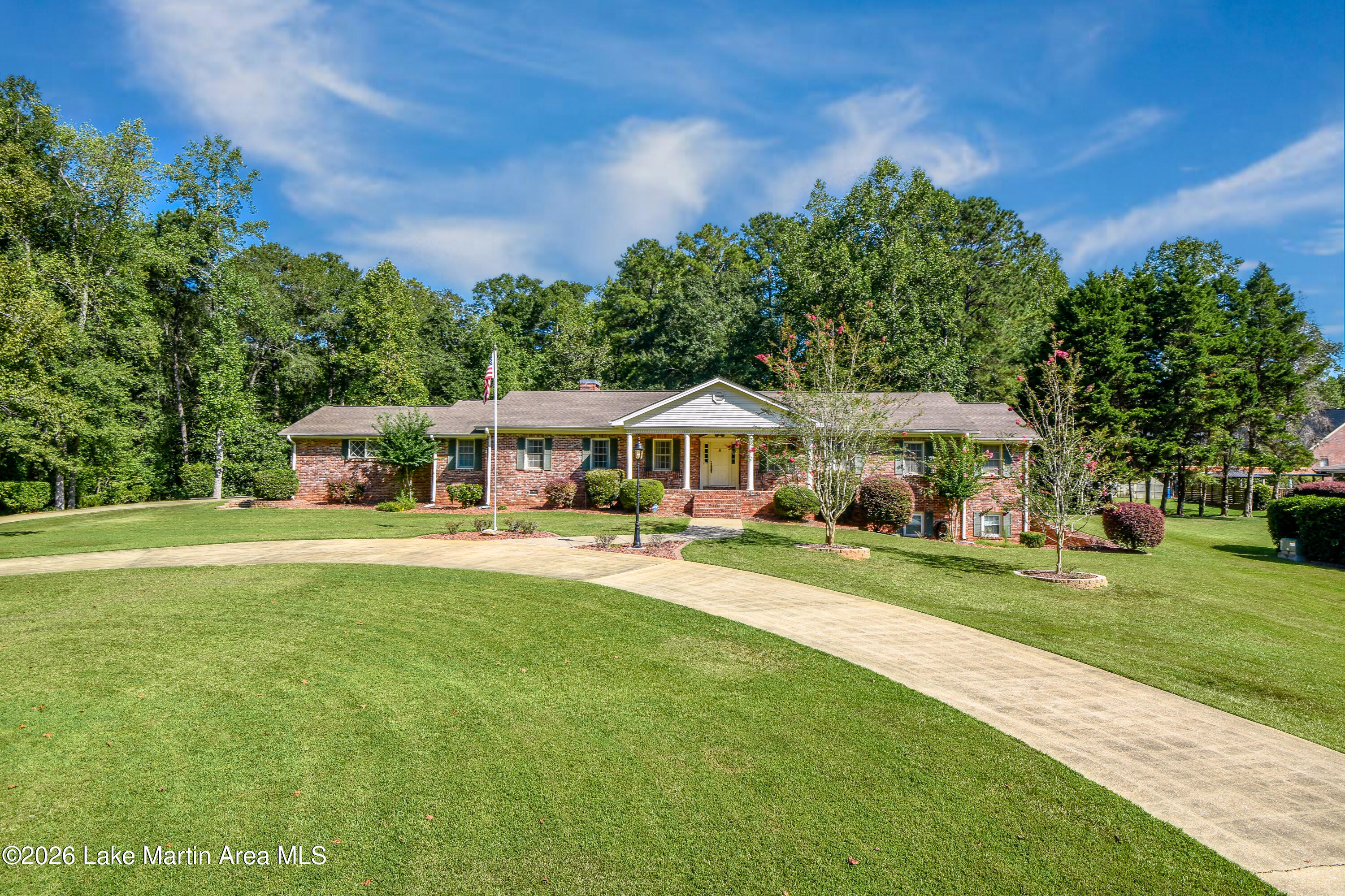 460 Auburn Dr