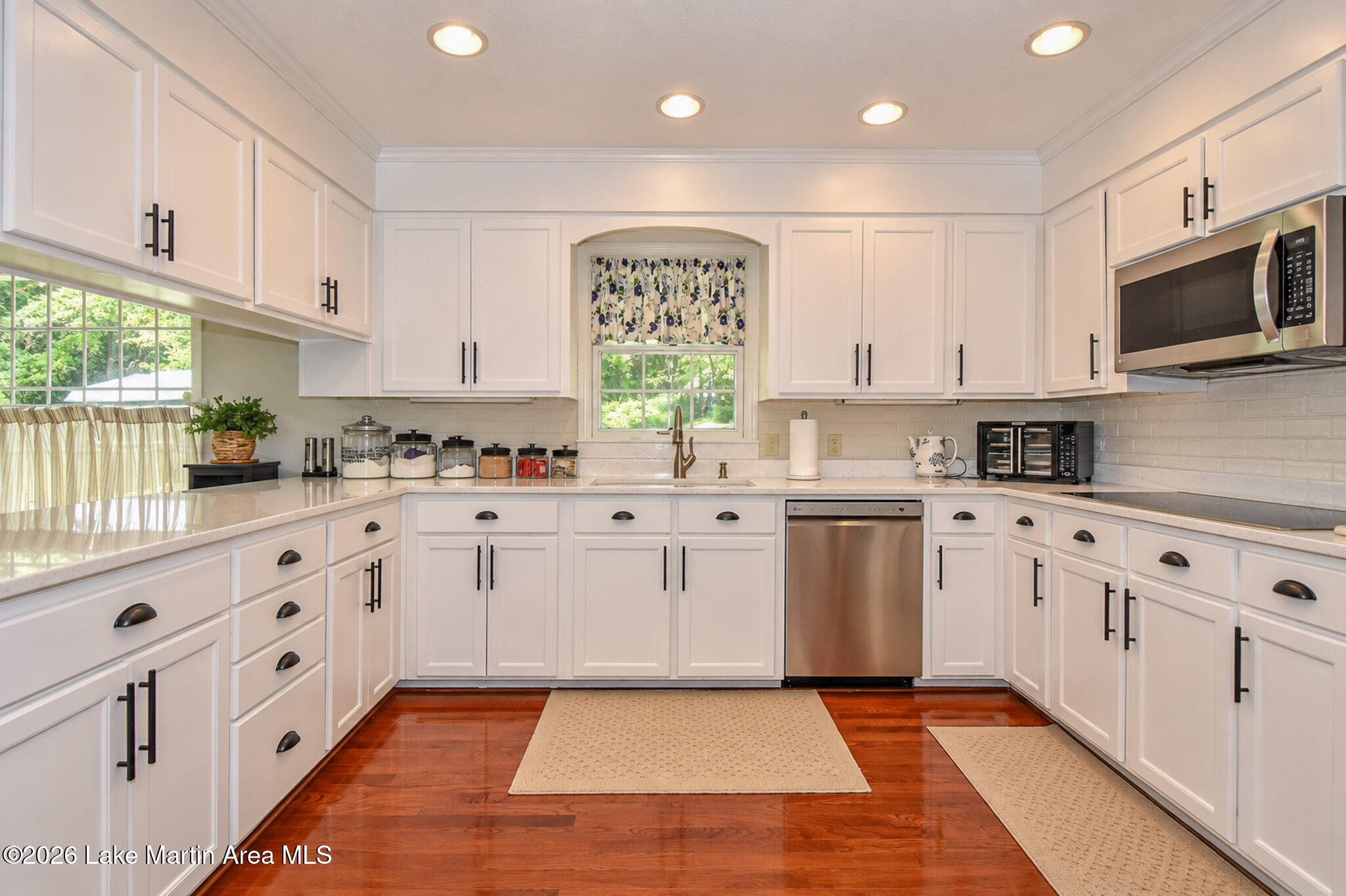 460 Auburn Dr