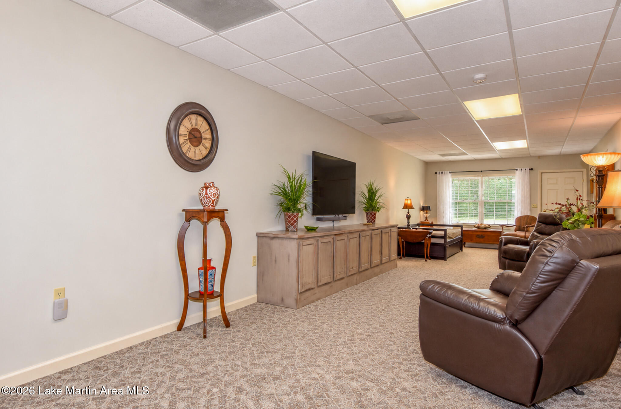 460 Auburn Dr